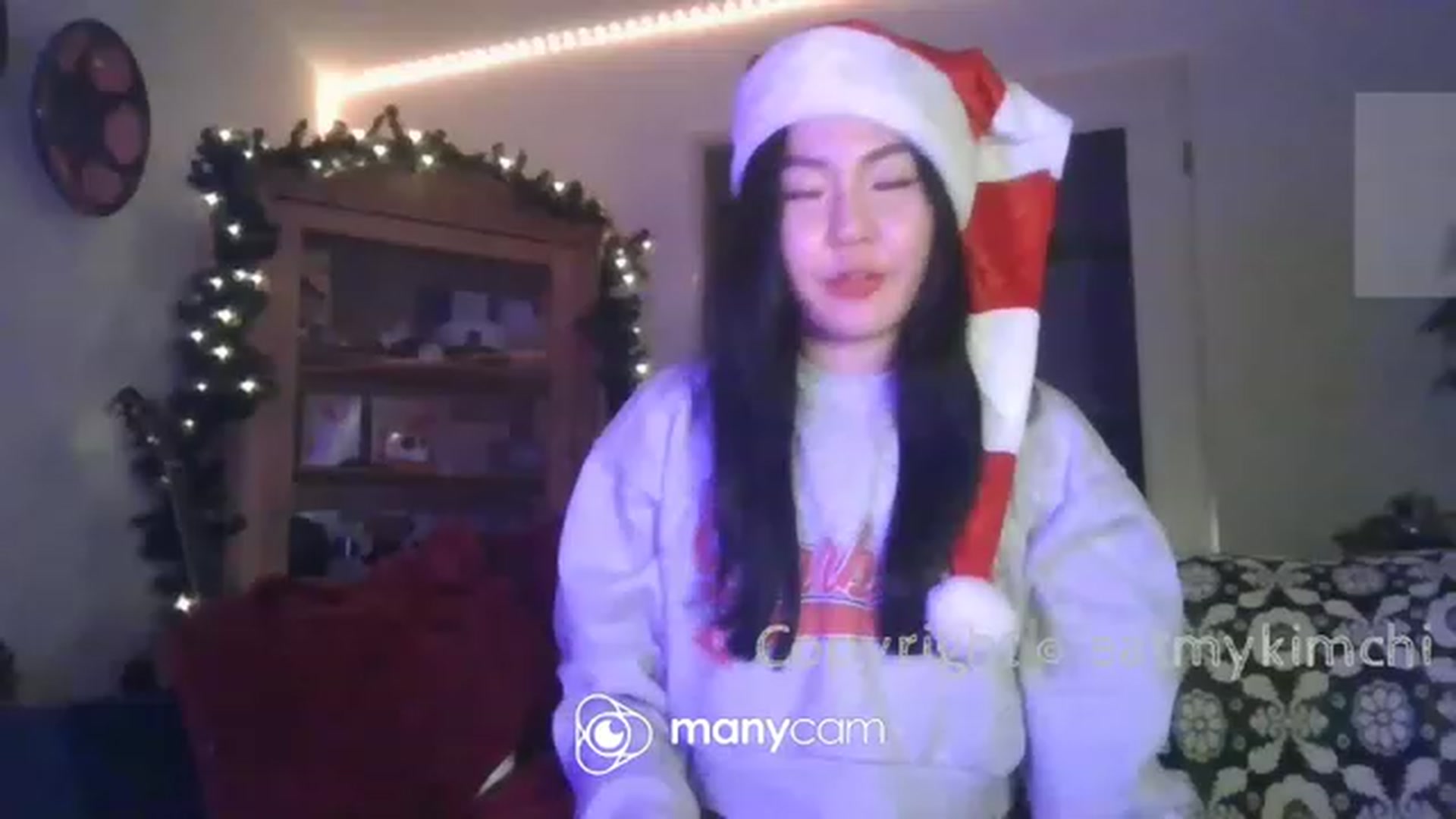 Gallery image thumbnail from EatMyKimchi's myfreecams stream on, 12/20/2022, 01:50 image 7 of 20