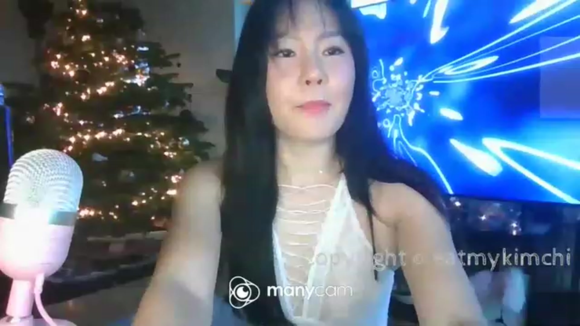 Gallery image thumbnail from EatMyKimchi's myfreecams stream on, 12/20/2022, 15:15 image 4 of 20