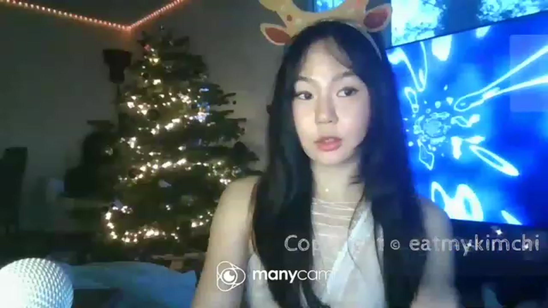 Gallery image thumbnail from EatMyKimchi's myfreecams stream on, 12/20/2022, 16:20 image 5 of 20