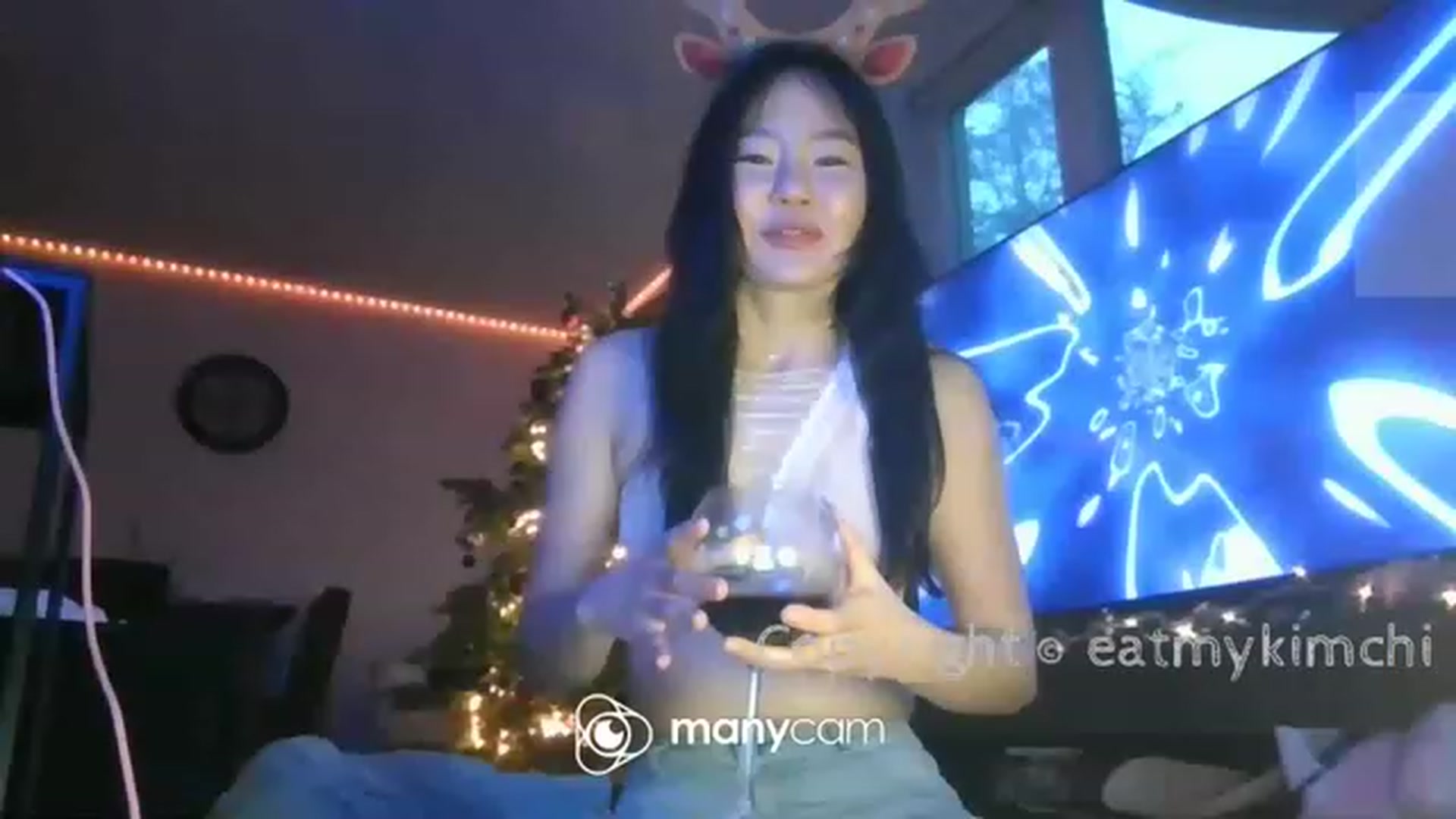 Gallery image thumbnail from EatMyKimchi's myfreecams stream on, 12/20/2022, 16:20 image 8 of 20
