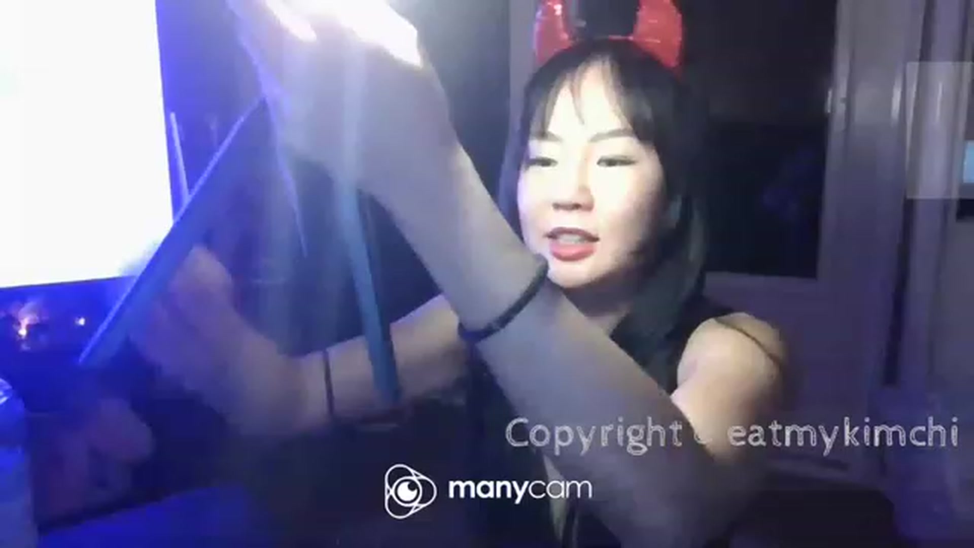 Gallery image thumbnail from EatMyKimchi's myfreecams stream on, 12/21/2022, 24:03 image 4 of 20