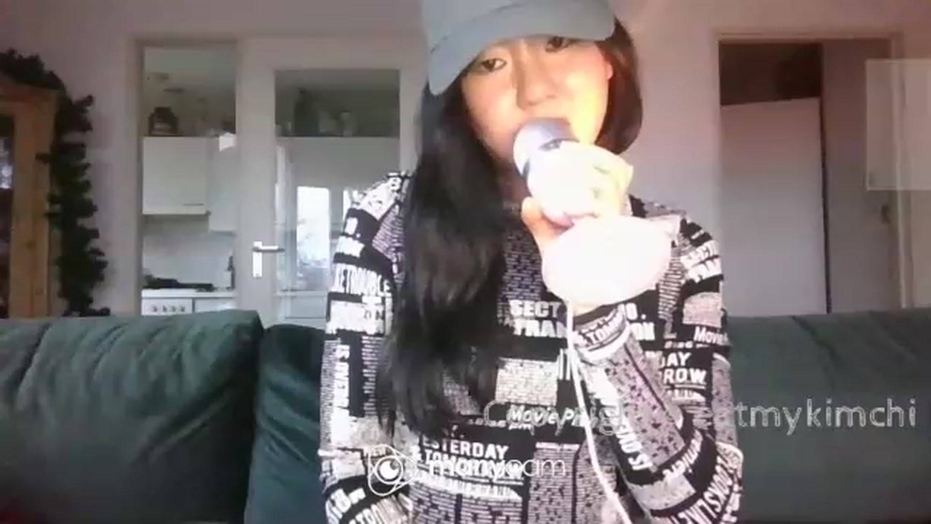 Gallery image thumbnail from EatMyKimchi's myfreecams stream on, 12/29/2022, 15:13 image 4 of 20