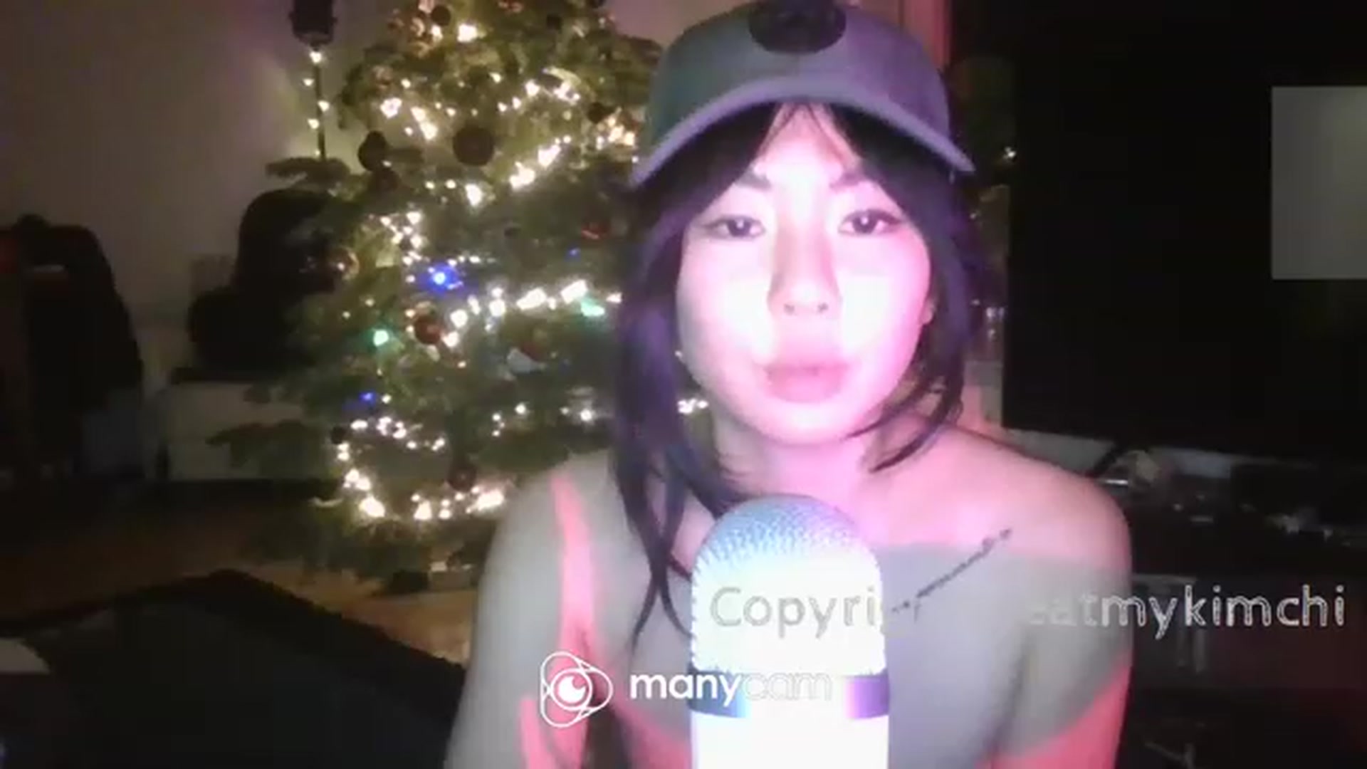Gallery image thumbnail from EatMyKimchi's myfreecams stream on, 12/29/2022, 17:11 image 17 of 20