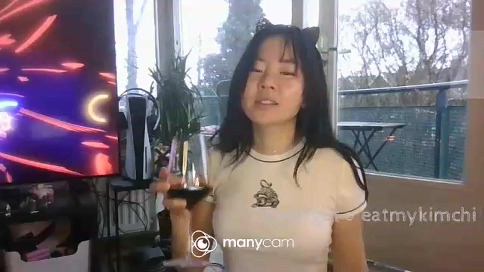 Gallery image thumbnail from EatMyKimchi's myfreecams stream on, 12/31/2022, 12:33 image 7 of 20