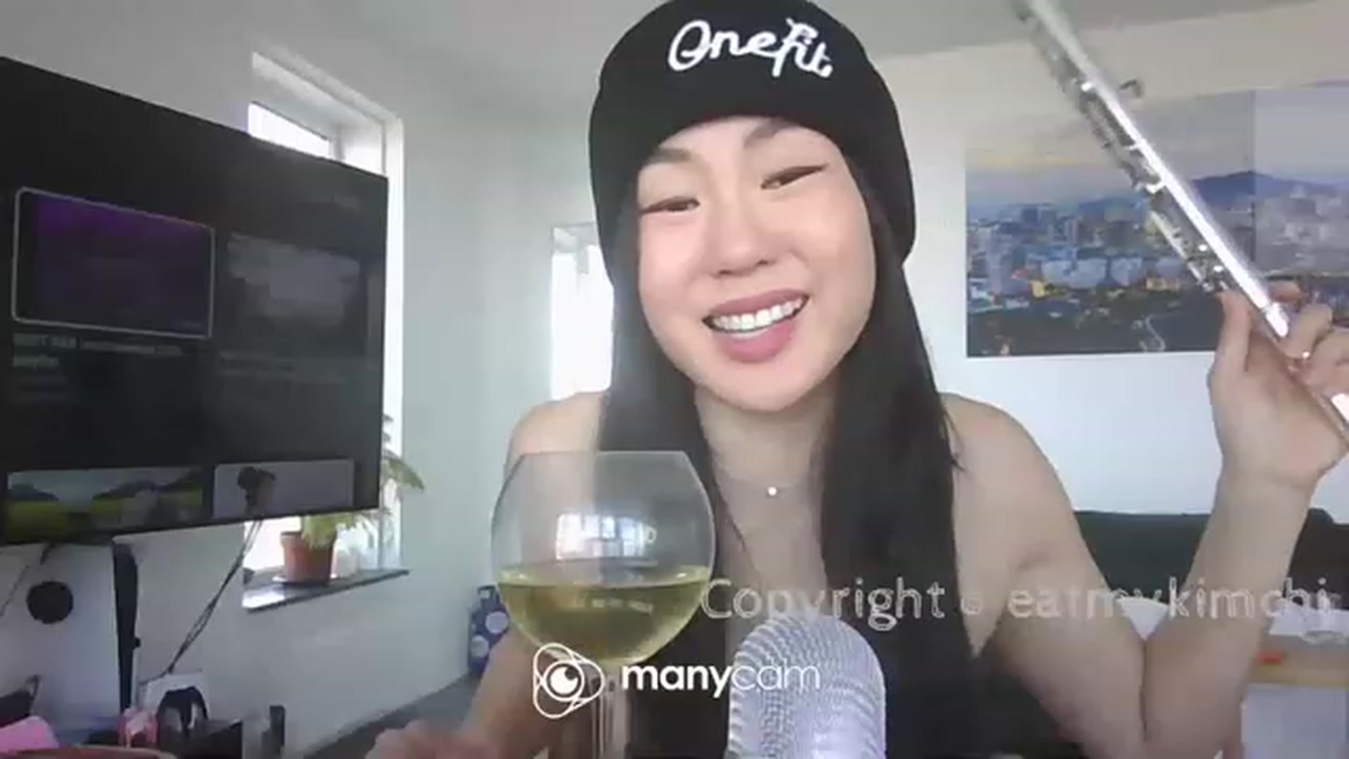 Gallery image thumbnail from EatMyKimchi's myfreecams stream on, 03/27/2023, 16:11 image 19 of 20