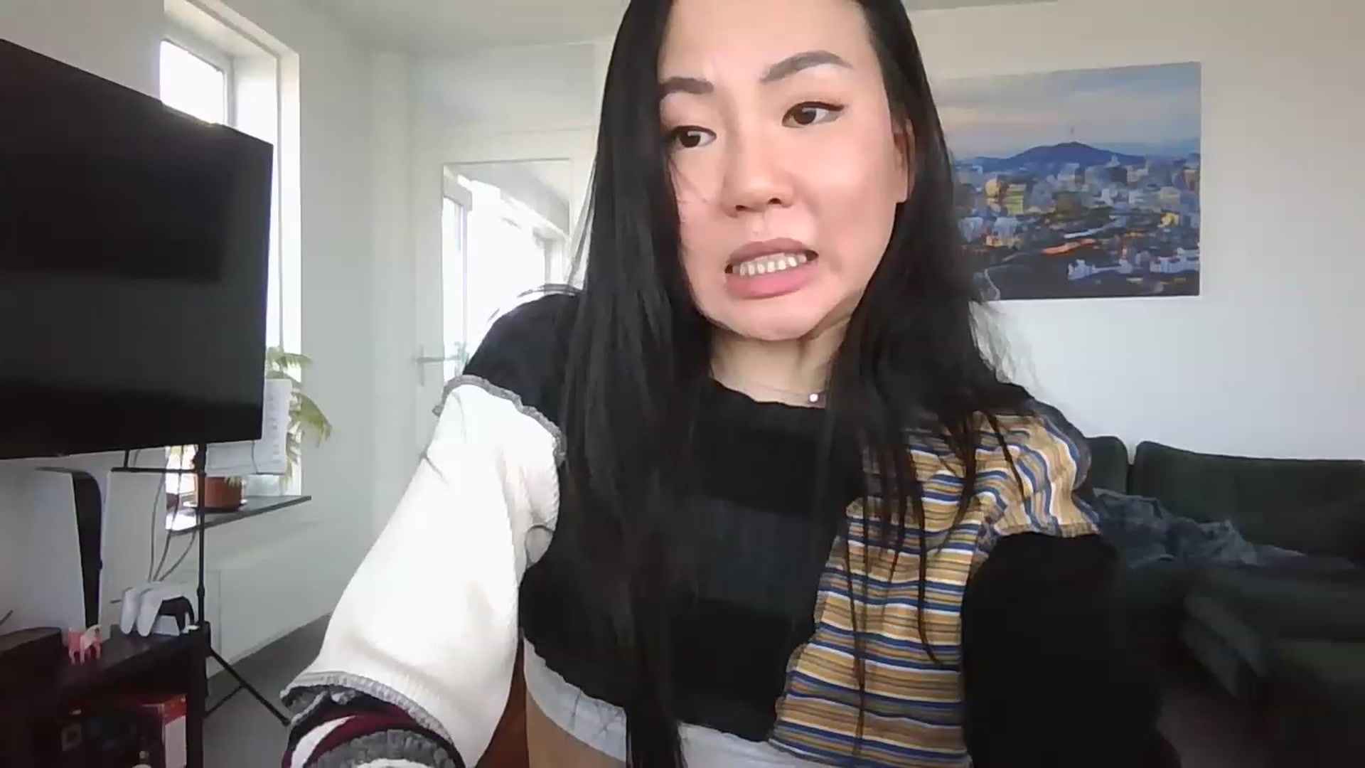 Gallery image thumbnail from EatMyKimchi's myfreecams stream on, 04/14/2023, 14:33 image 18 of 20