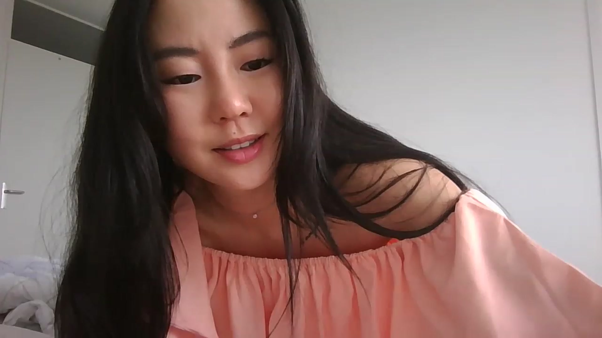 Gallery image thumbnail from EatMyKimchi's myfreecams stream on, 04/16/2023, 13:05 image 4 of 20