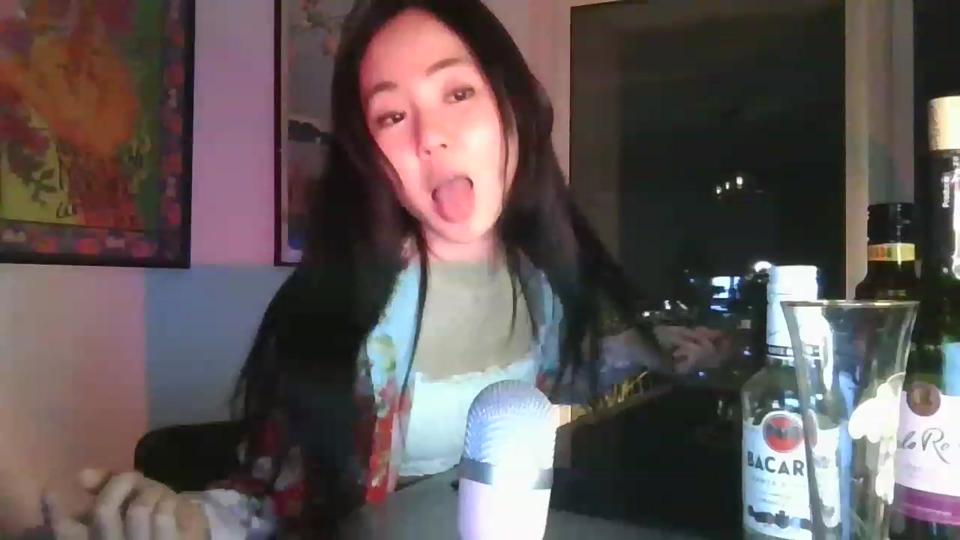 Gallery image thumbnail from EatMyKimchi's myfreecams stream on, 04/17/2023, 24:01 image 8 of 20