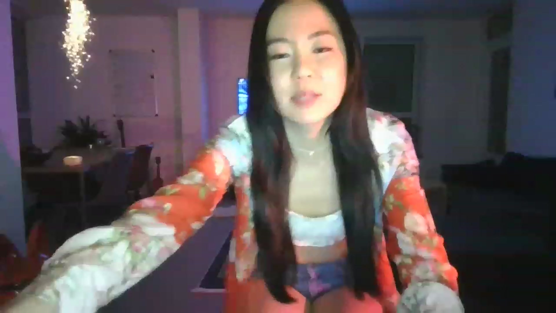 Gallery image thumbnail from EatMyKimchi's myfreecams stream on, 04/17/2023, 24:01 image 19 of 20