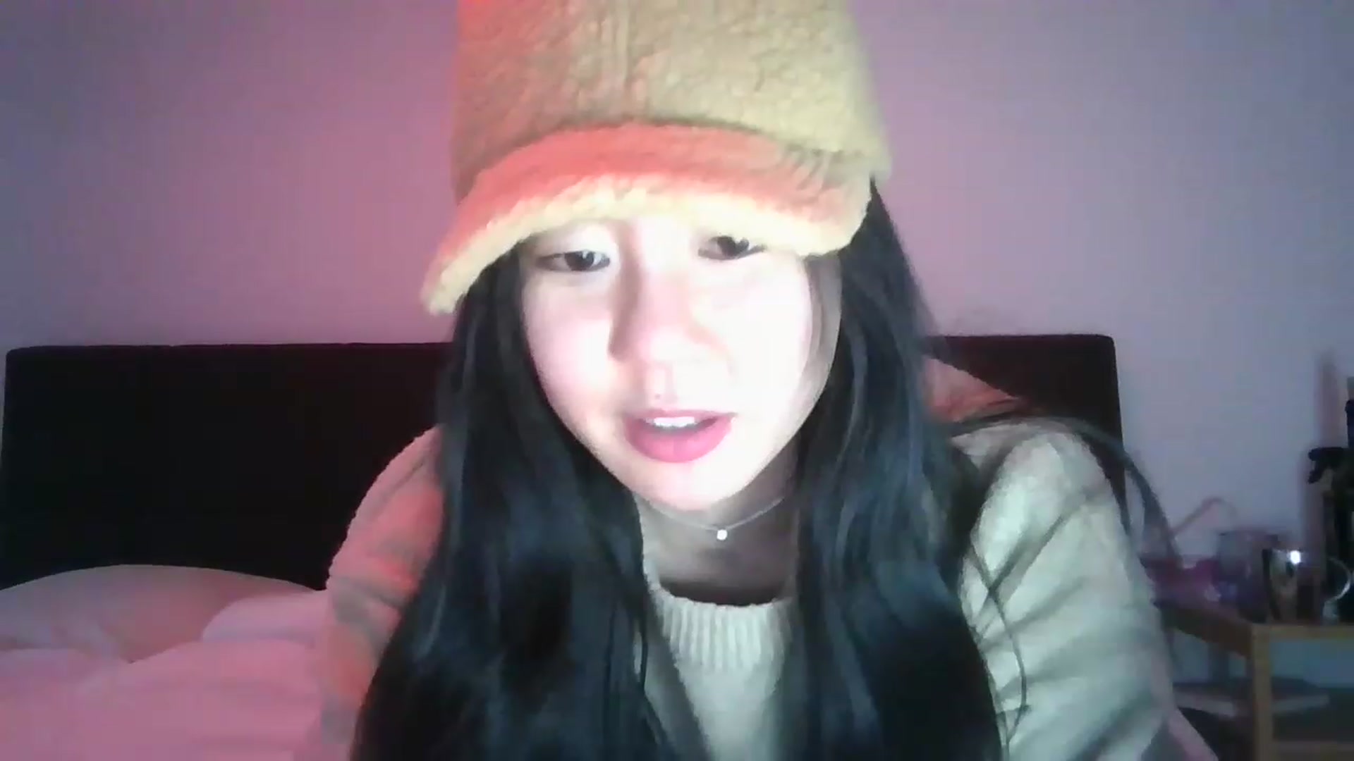 Gallery image thumbnail from EatMyKimchi's myfreecams stream on, 04/17/2023, 18:20 image 5 of 20