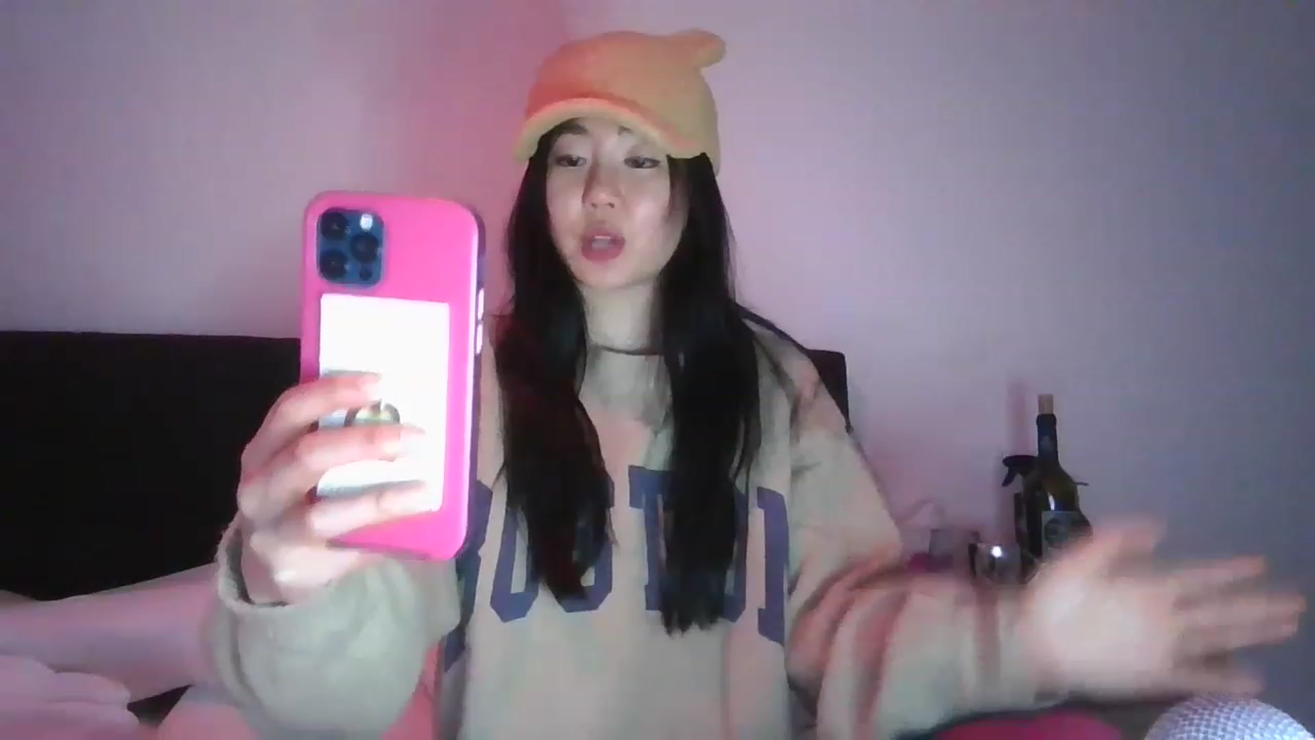 Gallery image thumbnail from EatMyKimchi's myfreecams stream on, 04/17/2023, 18:20 image 6 of 20