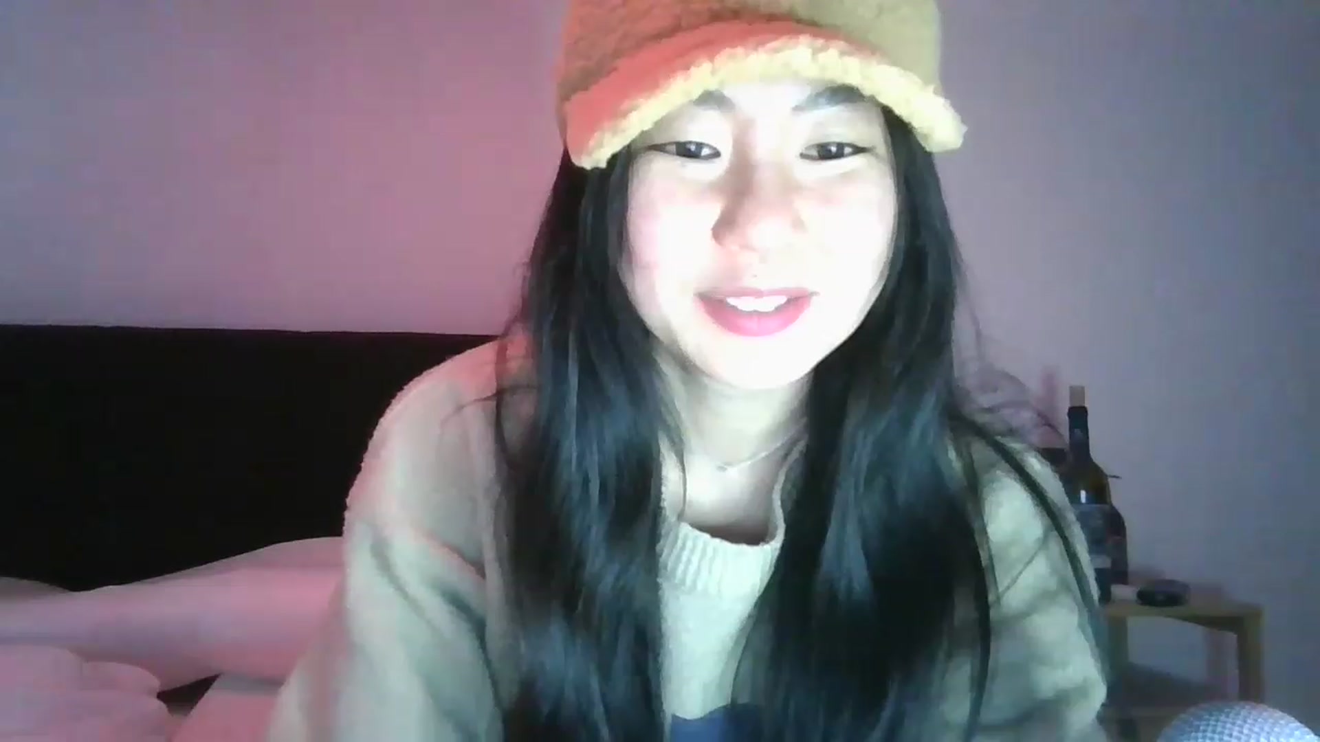 Gallery image thumbnail from EatMyKimchi's myfreecams stream on, 04/17/2023, 18:20 image 7 of 20