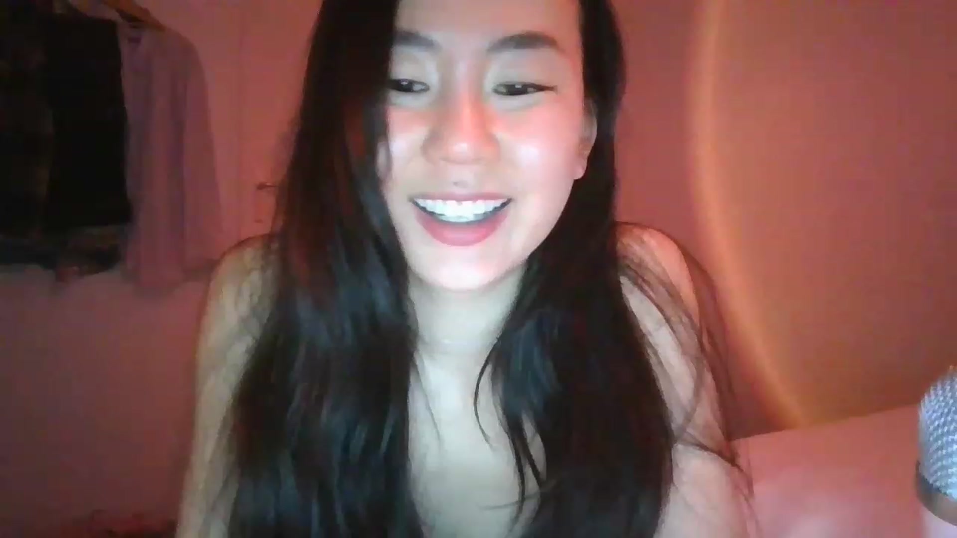 Gallery image thumbnail from EatMyKimchi's myfreecams stream on, 04/17/2023, 19:02 image 20 of 20