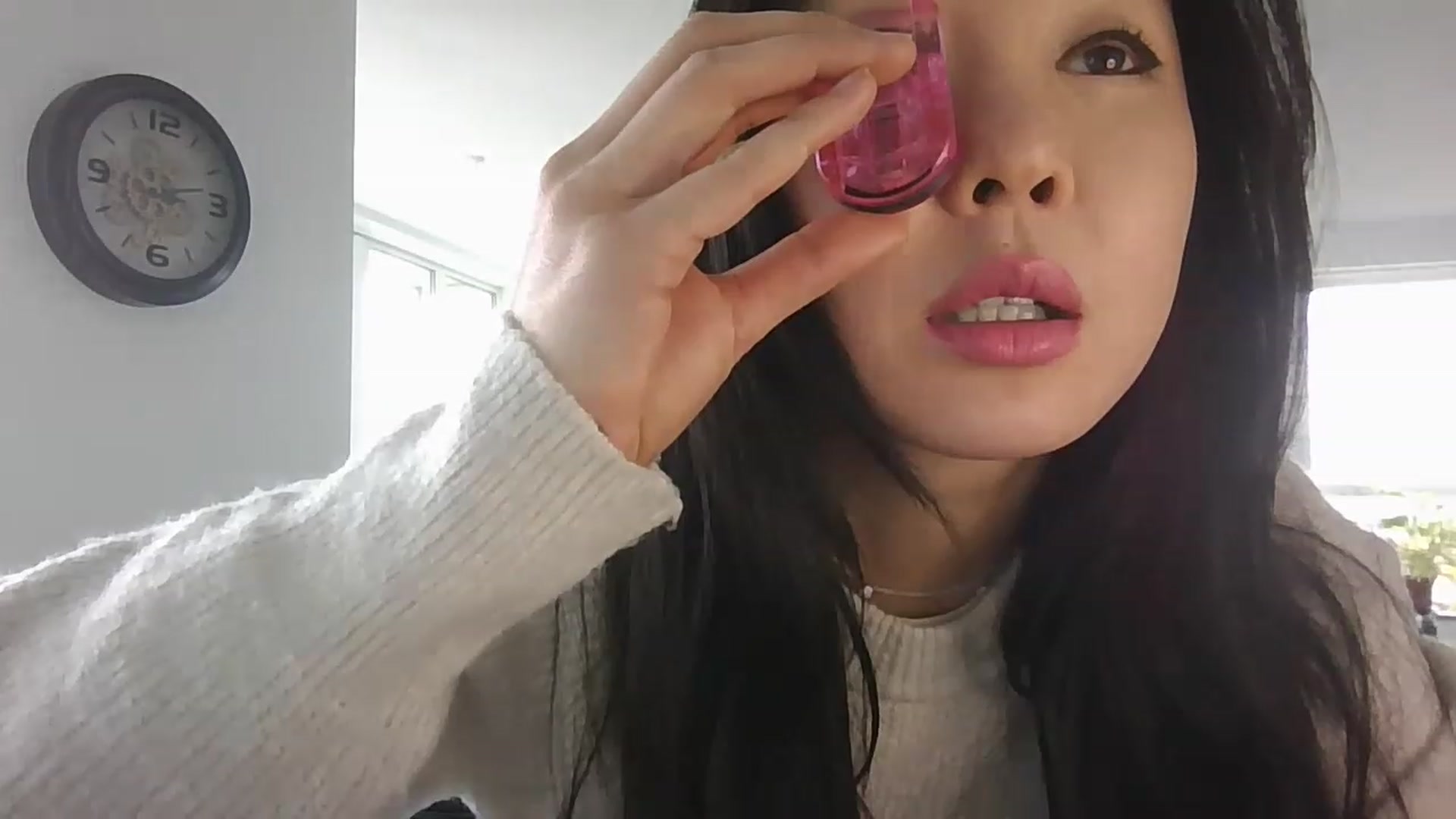 Gallery image thumbnail from EatMyKimchi's myfreecams stream on, 04/18/2023, 14:03 image 2 of 20