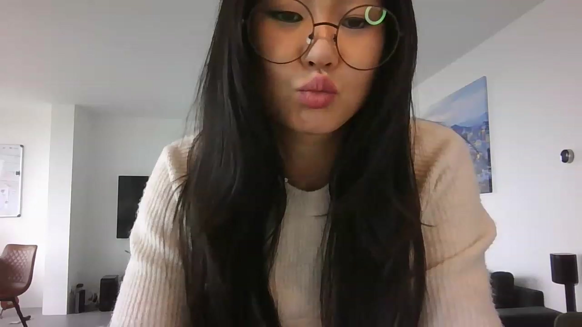 Gallery image thumbnail from EatMyKimchi's myfreecams stream on, 04/18/2023, 14:03 image 19 of 20