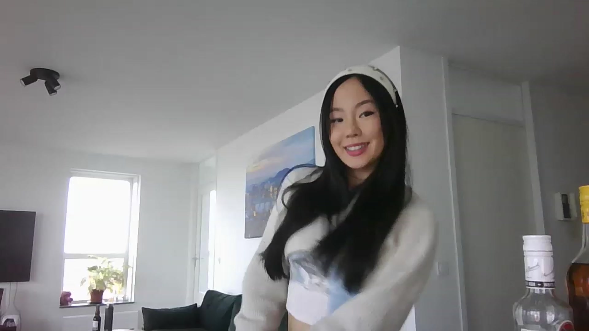 Gallery image thumbnail from EatMyKimchi's myfreecams stream on, 04/18/2023, 14:03 image 9 of 20