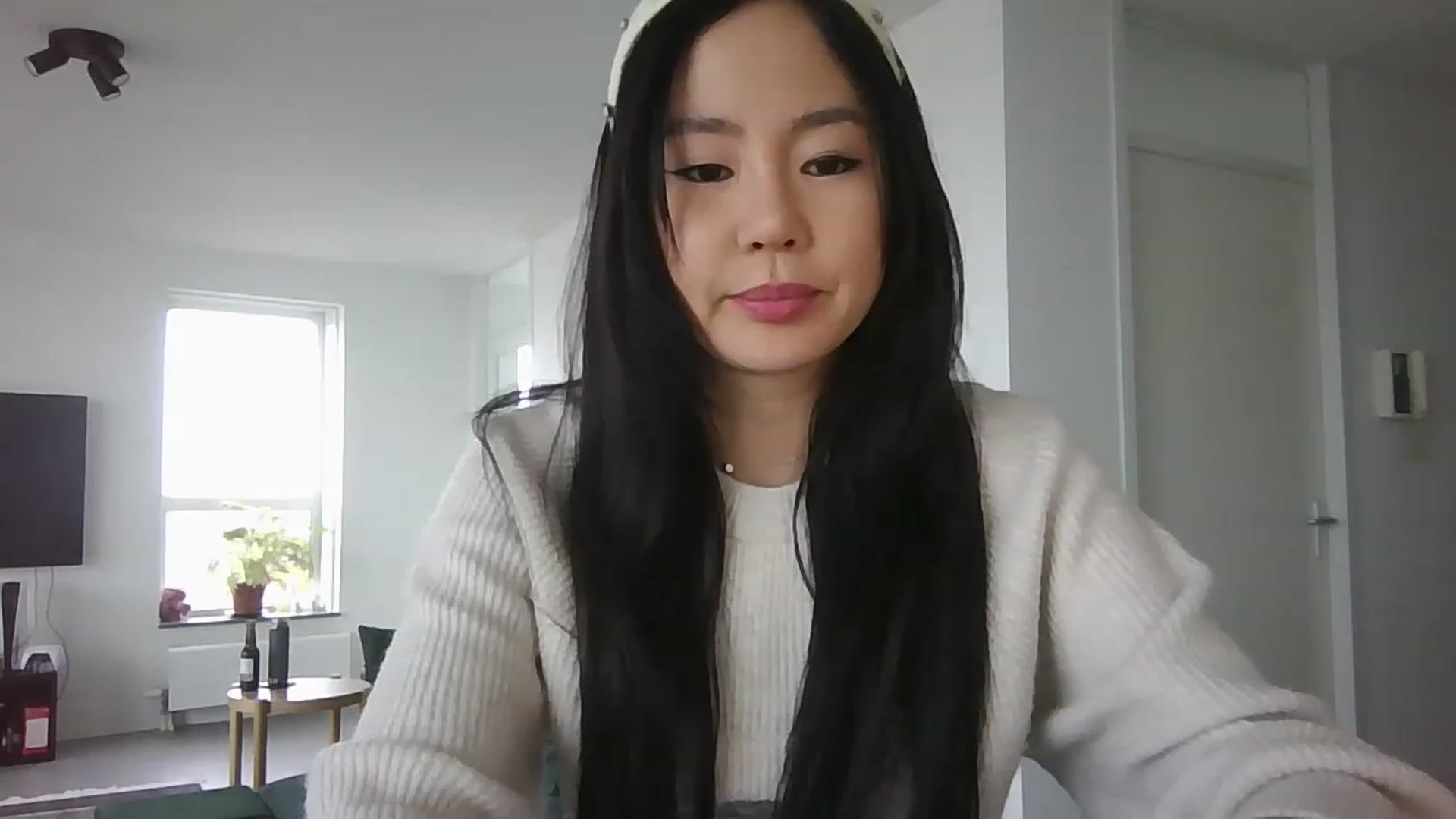 Gallery image thumbnail from EatMyKimchi's myfreecams stream on, 04/18/2023, 14:03 image 8 of 20