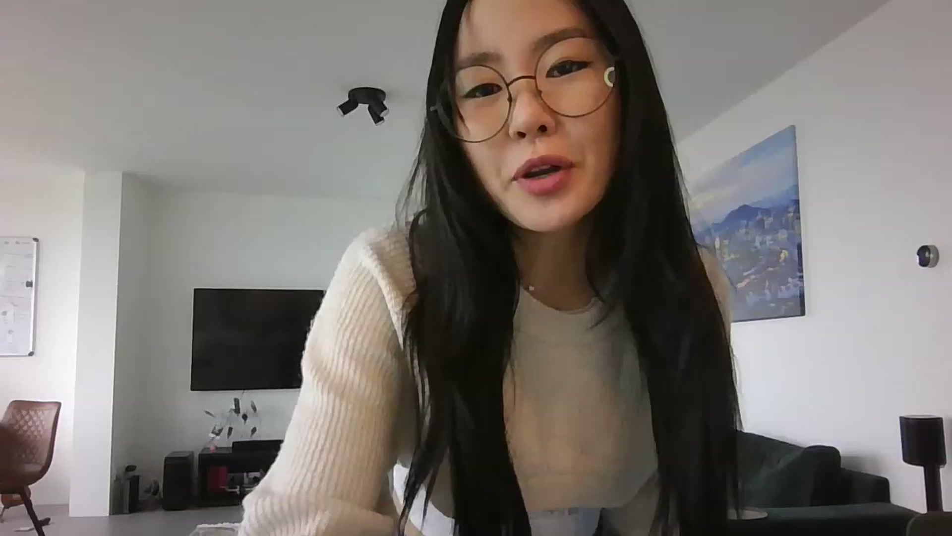Gallery image thumbnail from EatMyKimchi's myfreecams stream on, 04/18/2023, 14:03 image 18 of 20