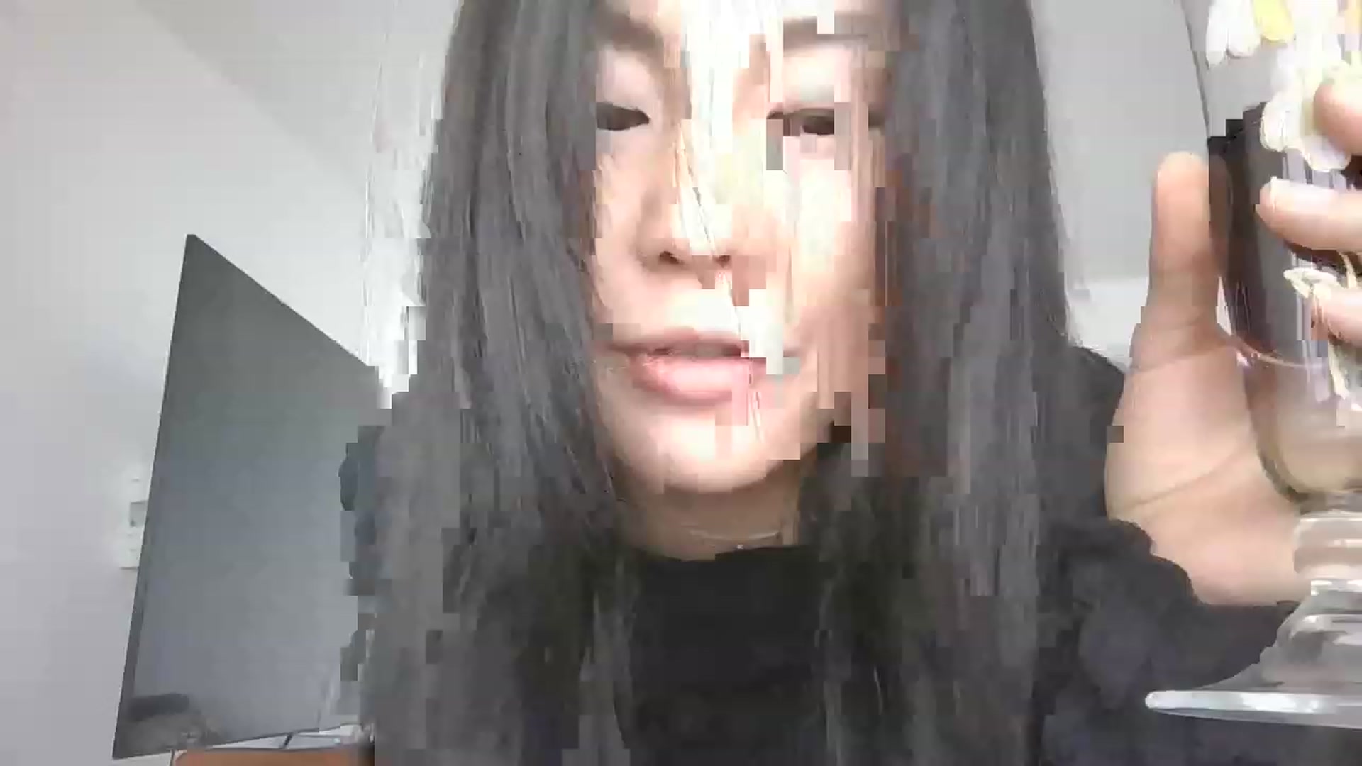 Gallery image thumbnail from EatMyKimchi's myfreecams stream on, 04/20/2023, 12:30 image 19 of 20