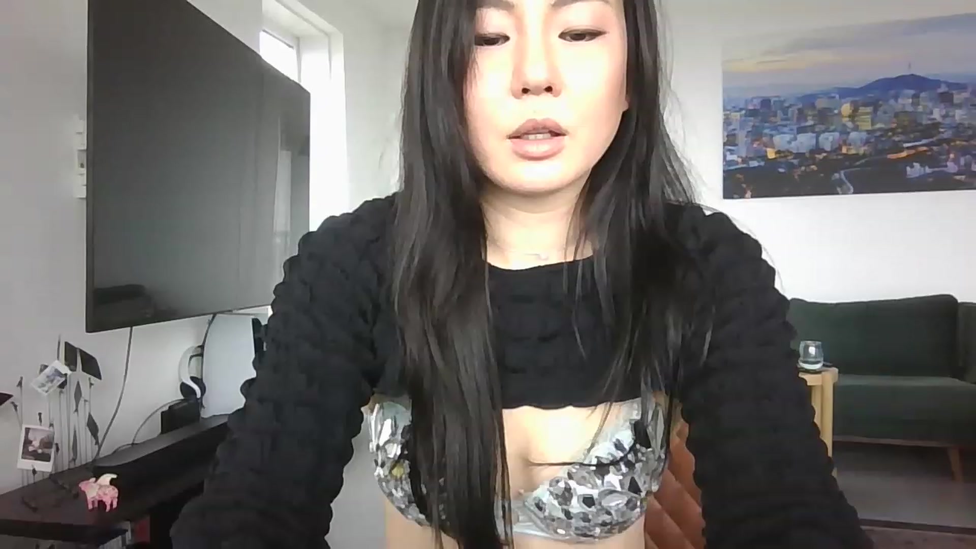 Gallery image thumbnail from EatMyKimchi's myfreecams stream on, 04/20/2023, 12:30 image 16 of 20