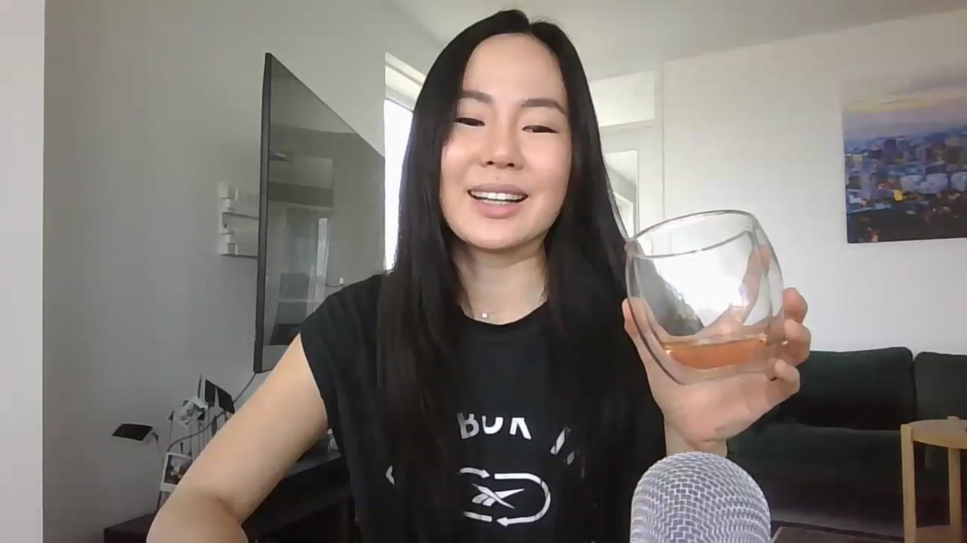 Gallery image thumbnail from EatMyKimchi's myfreecams stream on, 04/25/2023, 14:46 image 2 of 20