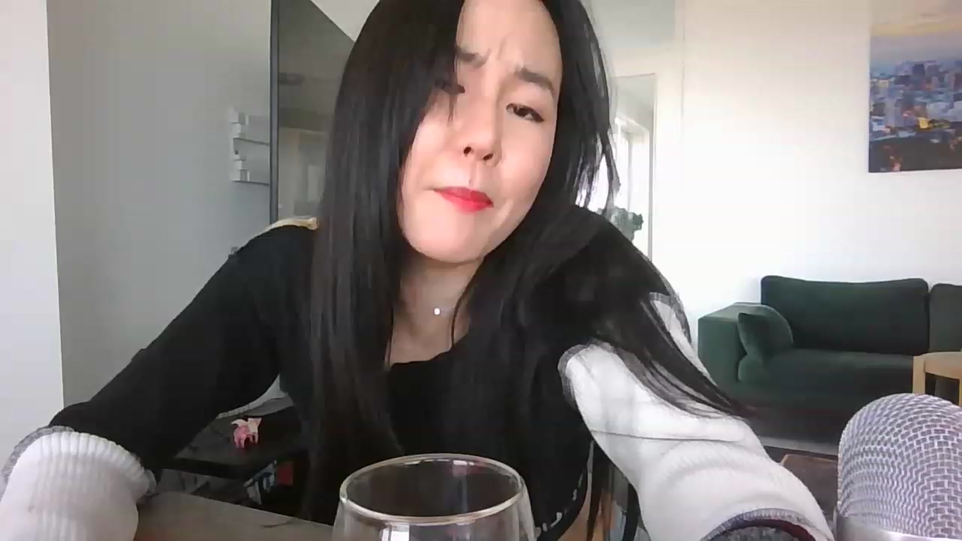 Gallery image thumbnail from EatMyKimchi's myfreecams stream on, 04/25/2023, 14:46 image 17 of 20