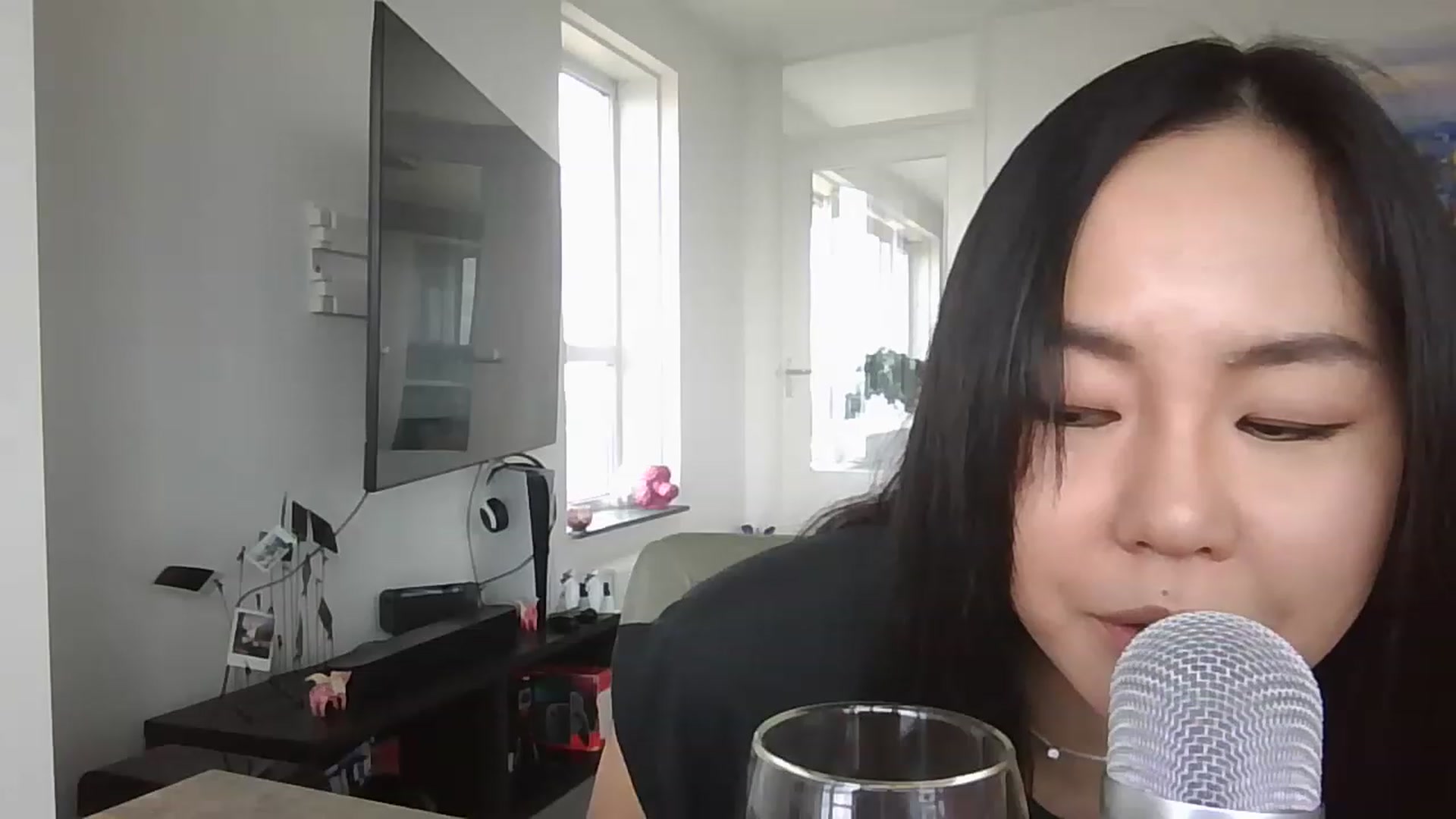 Gallery image thumbnail from EatMyKimchi's myfreecams stream on, 04/25/2023, 14:46 image 9 of 20