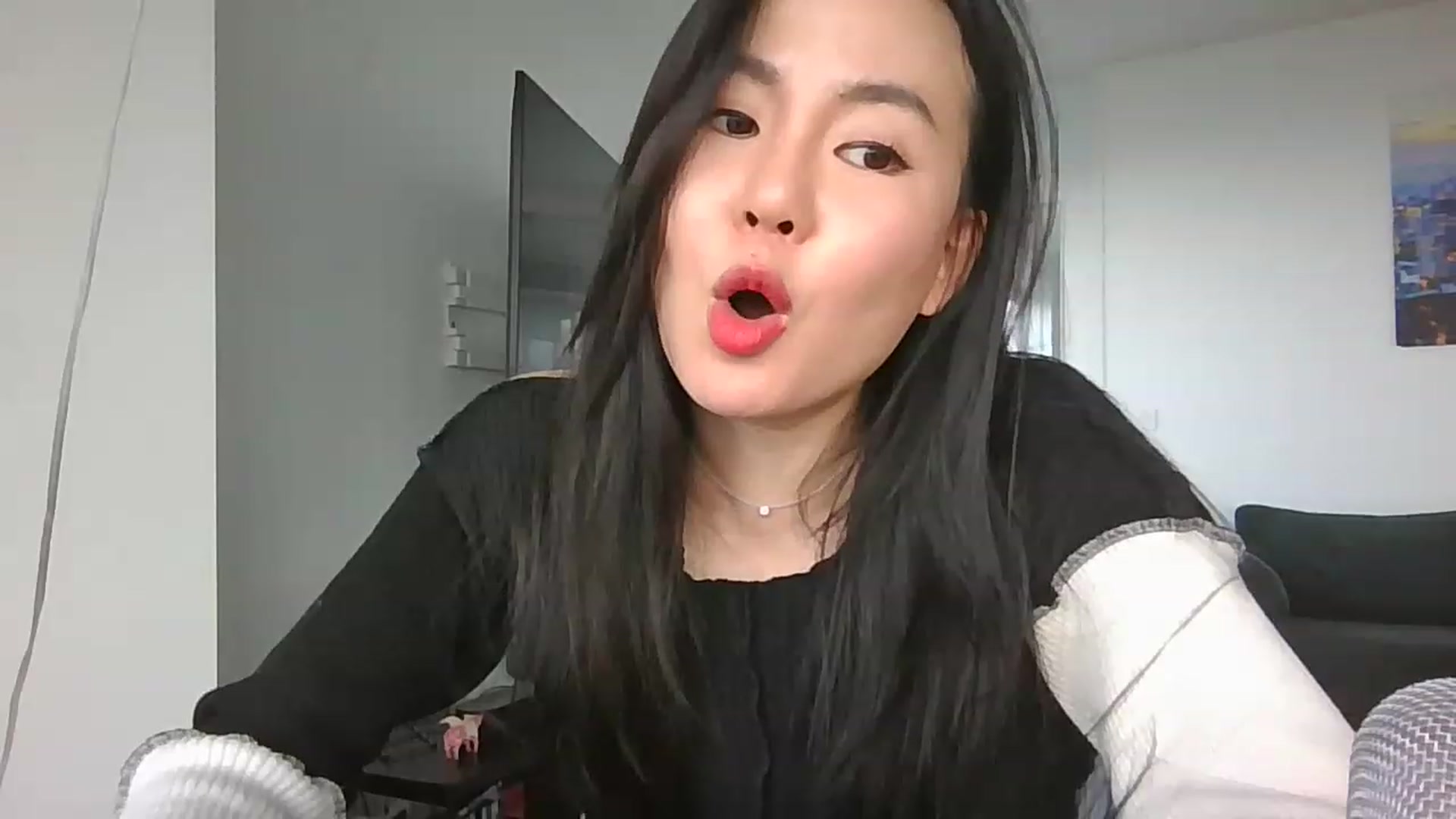 Gallery image thumbnail from EatMyKimchi's myfreecams stream on, 04/25/2023, 15:22 image 17 of 20