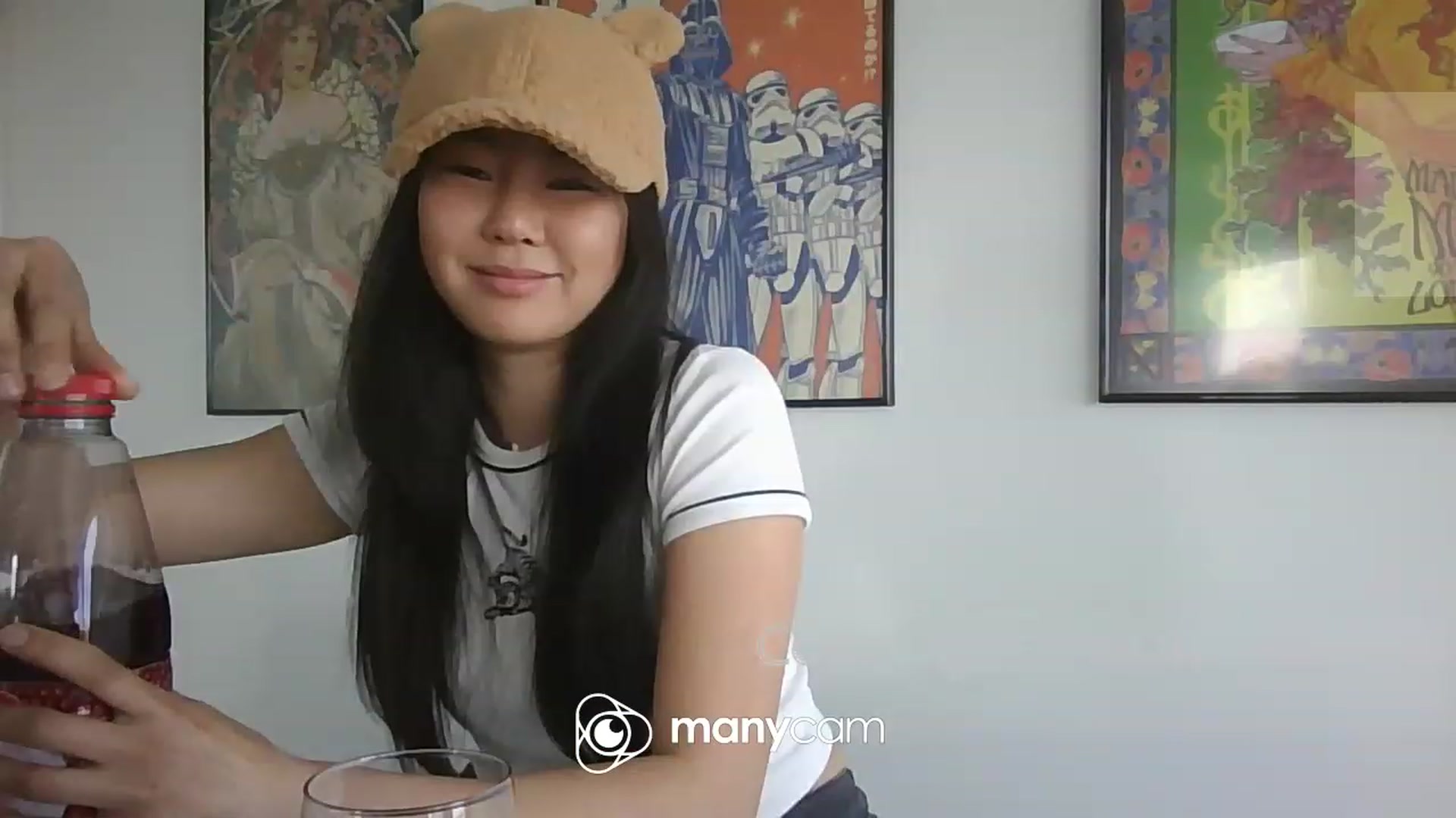 Gallery image thumbnail from EatMyKimchi's myfreecams stream on, 04/29/2023, 11:22 image 11 of 20