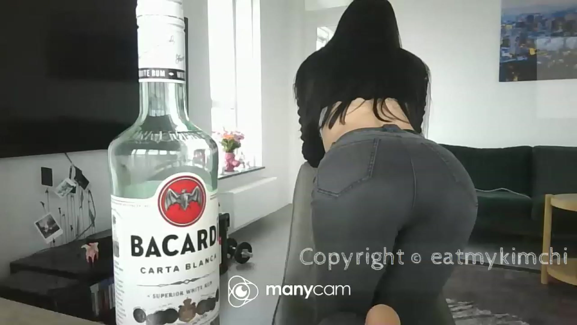 Gallery image thumbnail from EatMyKimchi's myfreecams stream on, 05/08/2023, 14:30 image 15 of 20
