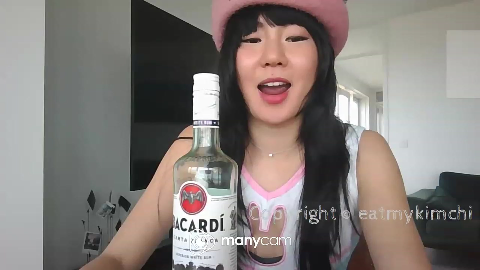 Gallery image thumbnail from EatMyKimchi's myfreecams stream on, 05/18/2023, 14:29 image 15 of 20