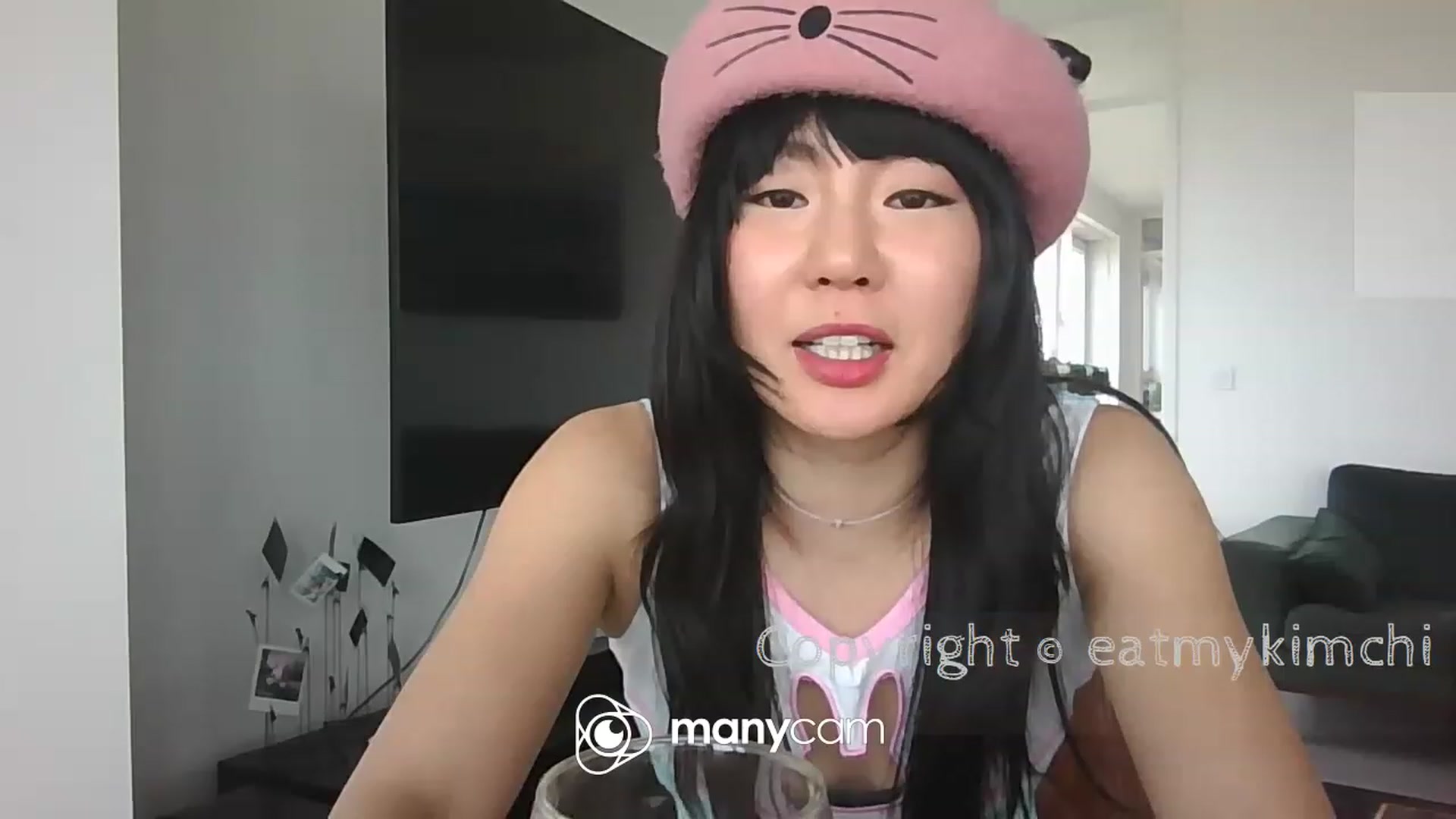 Gallery image thumbnail from EatMyKimchi's myfreecams stream on, 05/18/2023, 14:29 image 17 of 20