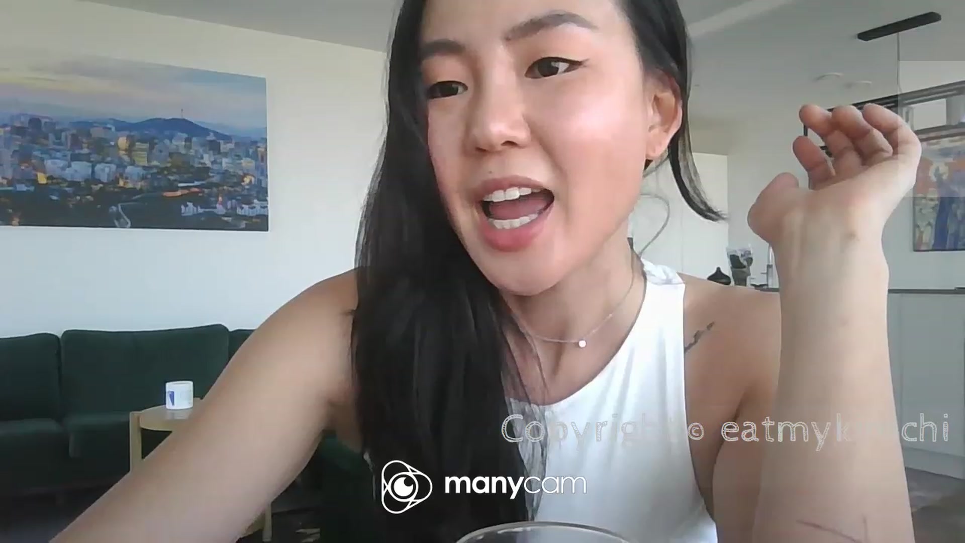 Gallery image thumbnail from EatMyKimchi's myfreecams stream on, 05/22/2023, 15:42 image 5 of 20