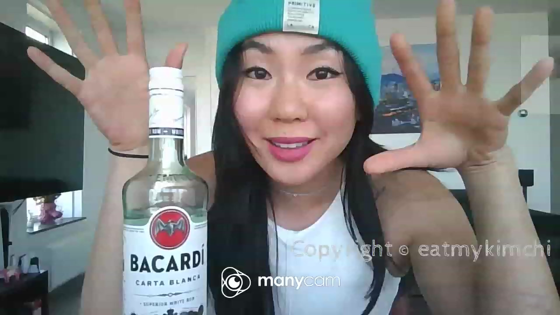 Gallery image thumbnail from EatMyKimchi's myfreecams stream on, 05/23/2023, 15:31 image 14 of 20