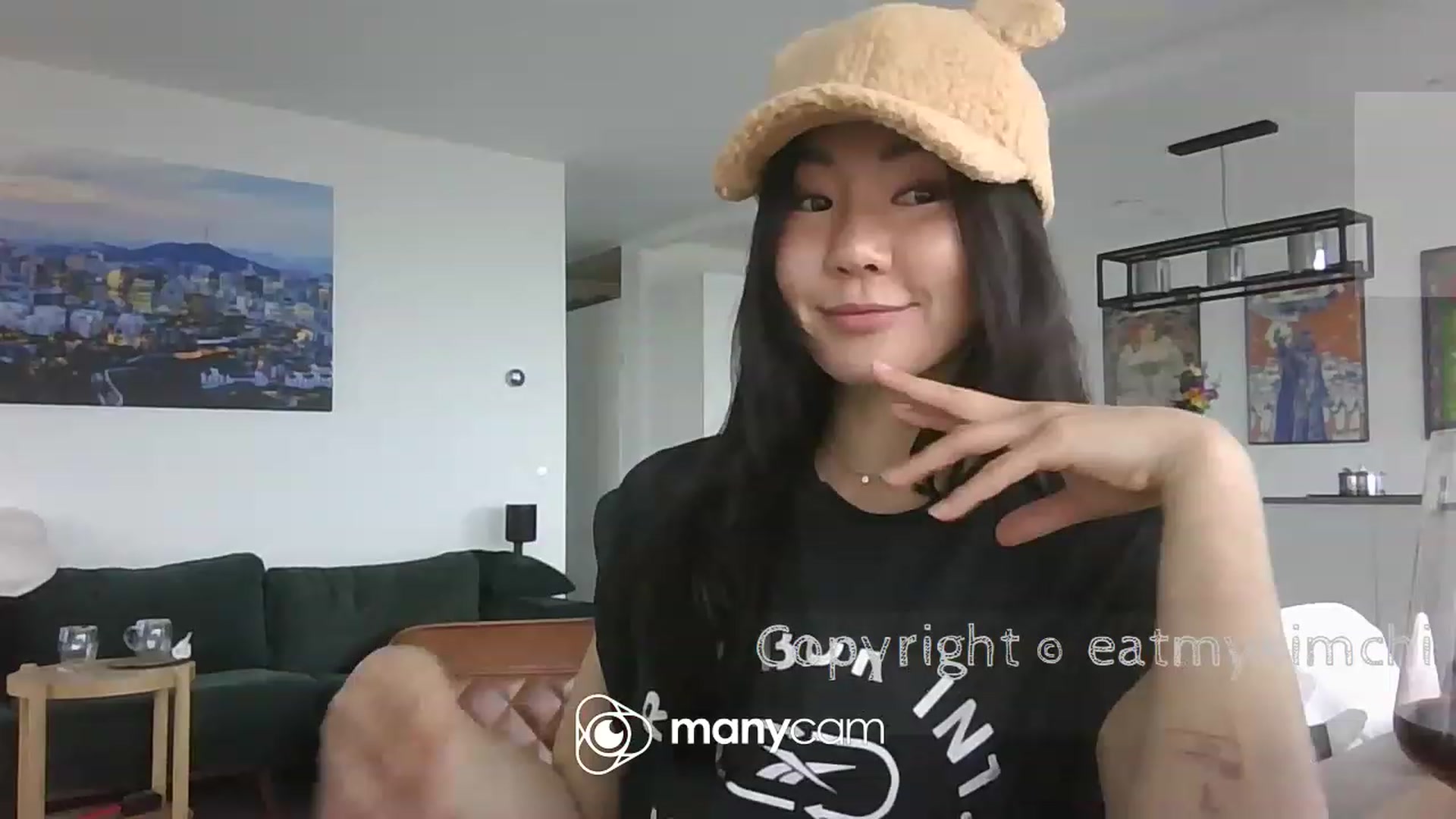 Gallery image thumbnail from EatMyKimchi's myfreecams stream on, 05/30/2023, 14:17 image 17 of 20