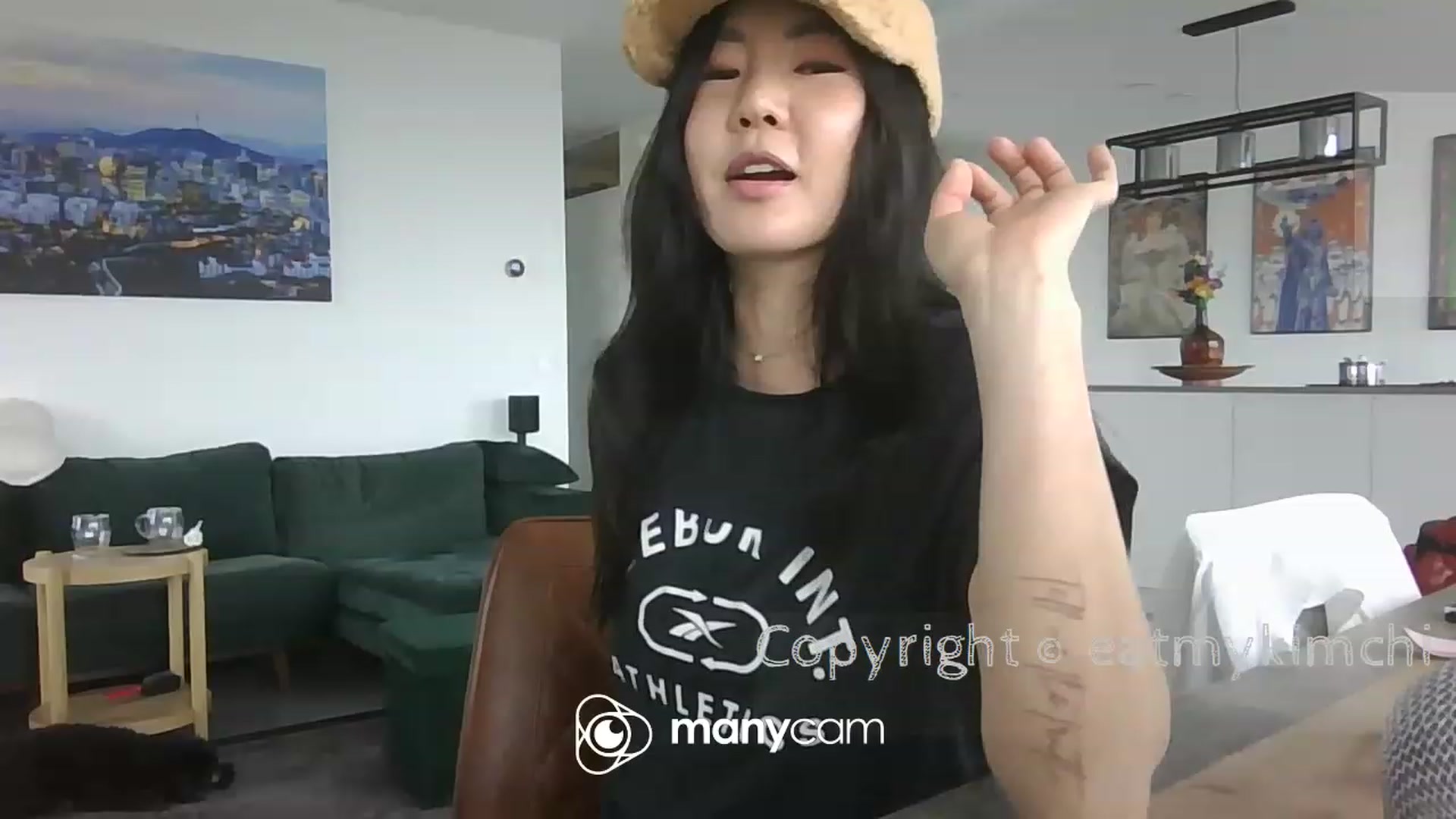 Gallery image thumbnail from EatMyKimchi's myfreecams stream on, 05/30/2023, 14:17 image 5 of 20