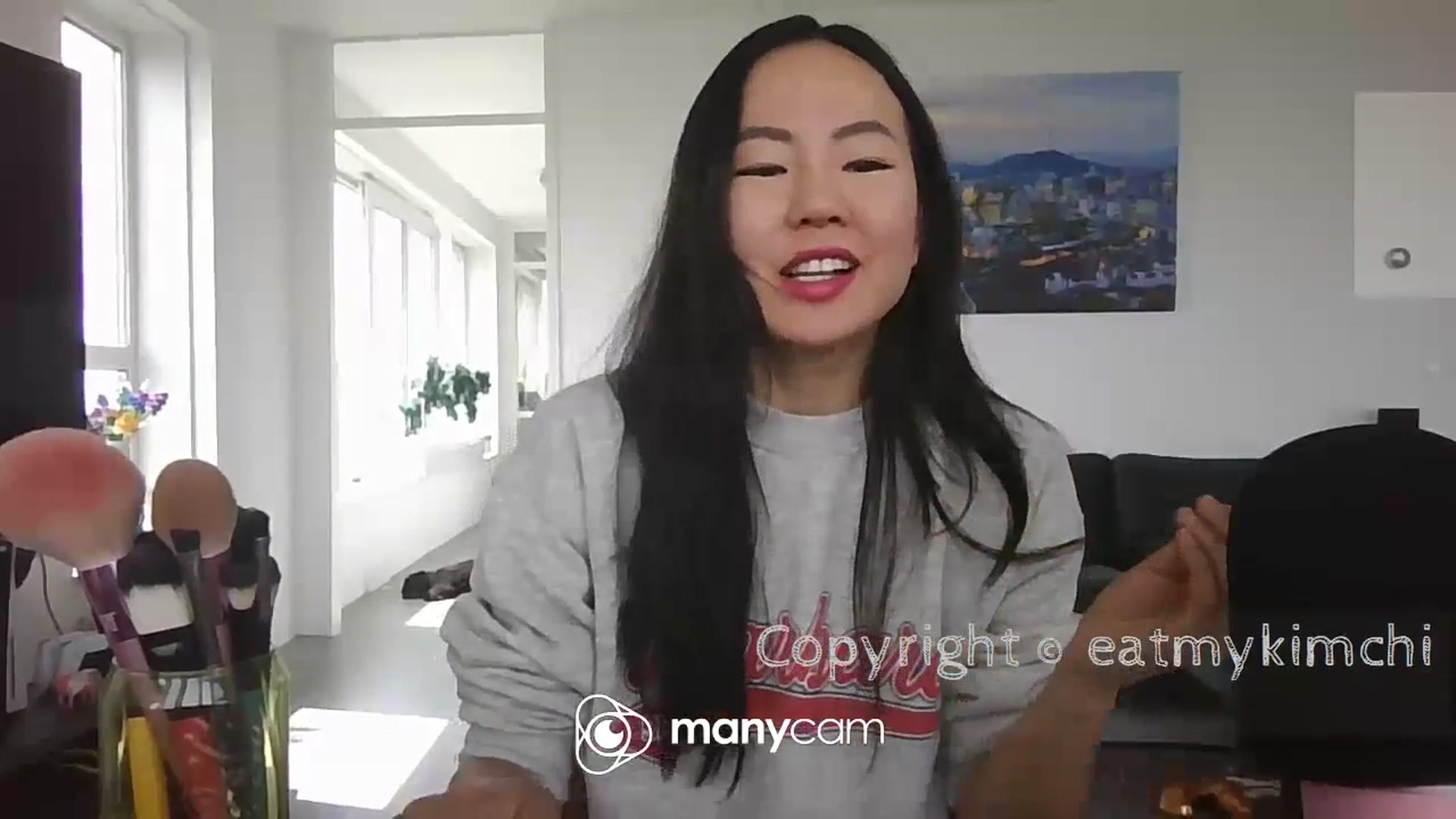 Gallery image thumbnail from EatMyKimchi's myfreecams stream on, 06/19/2023, 11:28 image 6 of 20