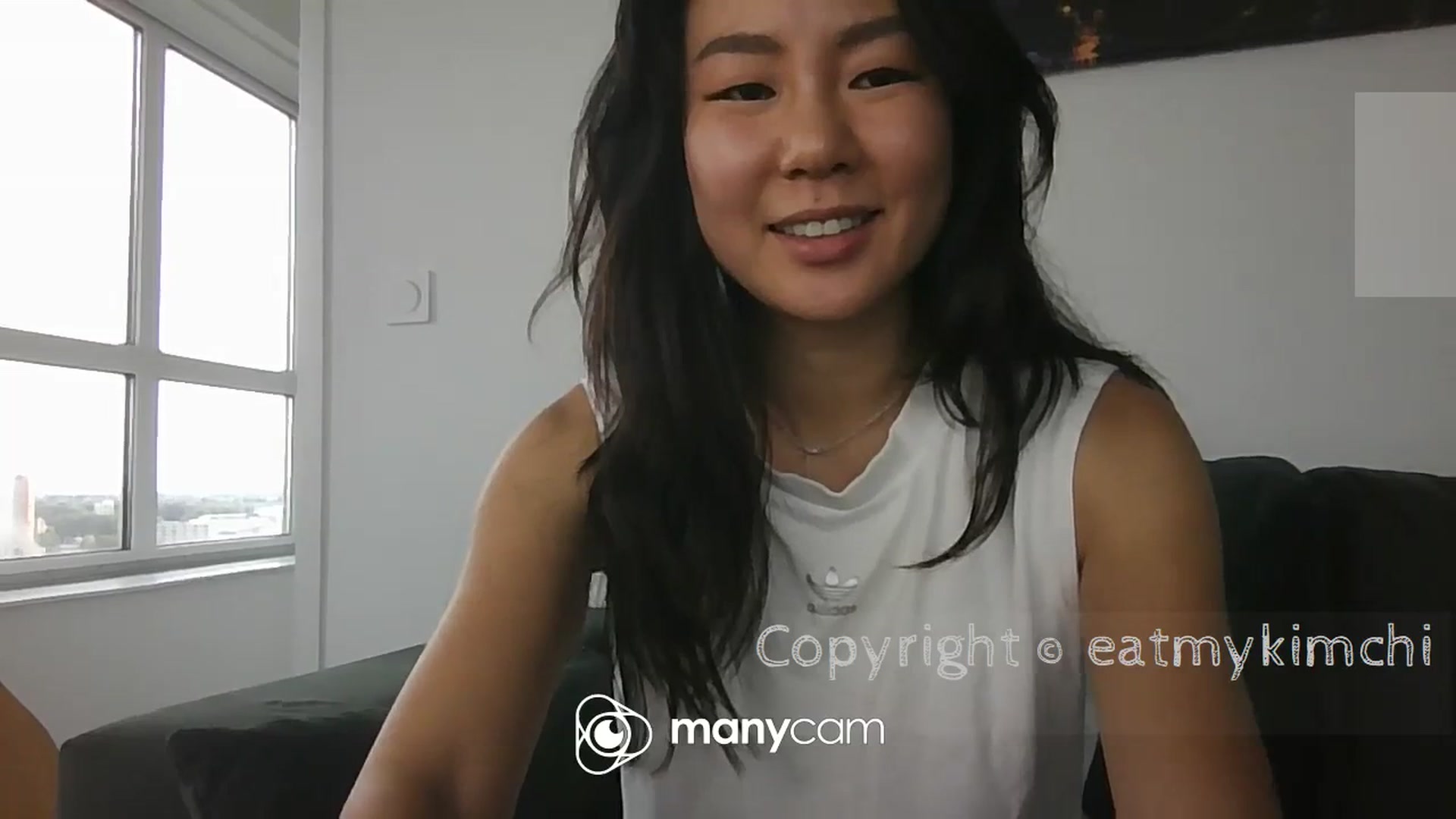 Gallery image thumbnail from EatMyKimchi's myfreecams stream on, 08/29/2023, 15:17 image 12 of 20