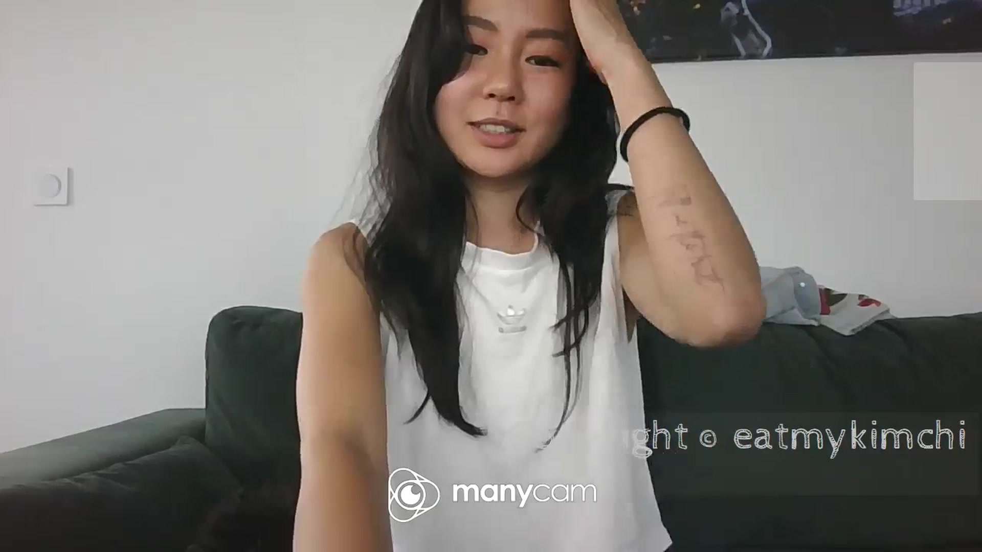 Gallery image thumbnail from EatMyKimchi's myfreecams stream on, 08/29/2023, 15:17 image 18 of 20