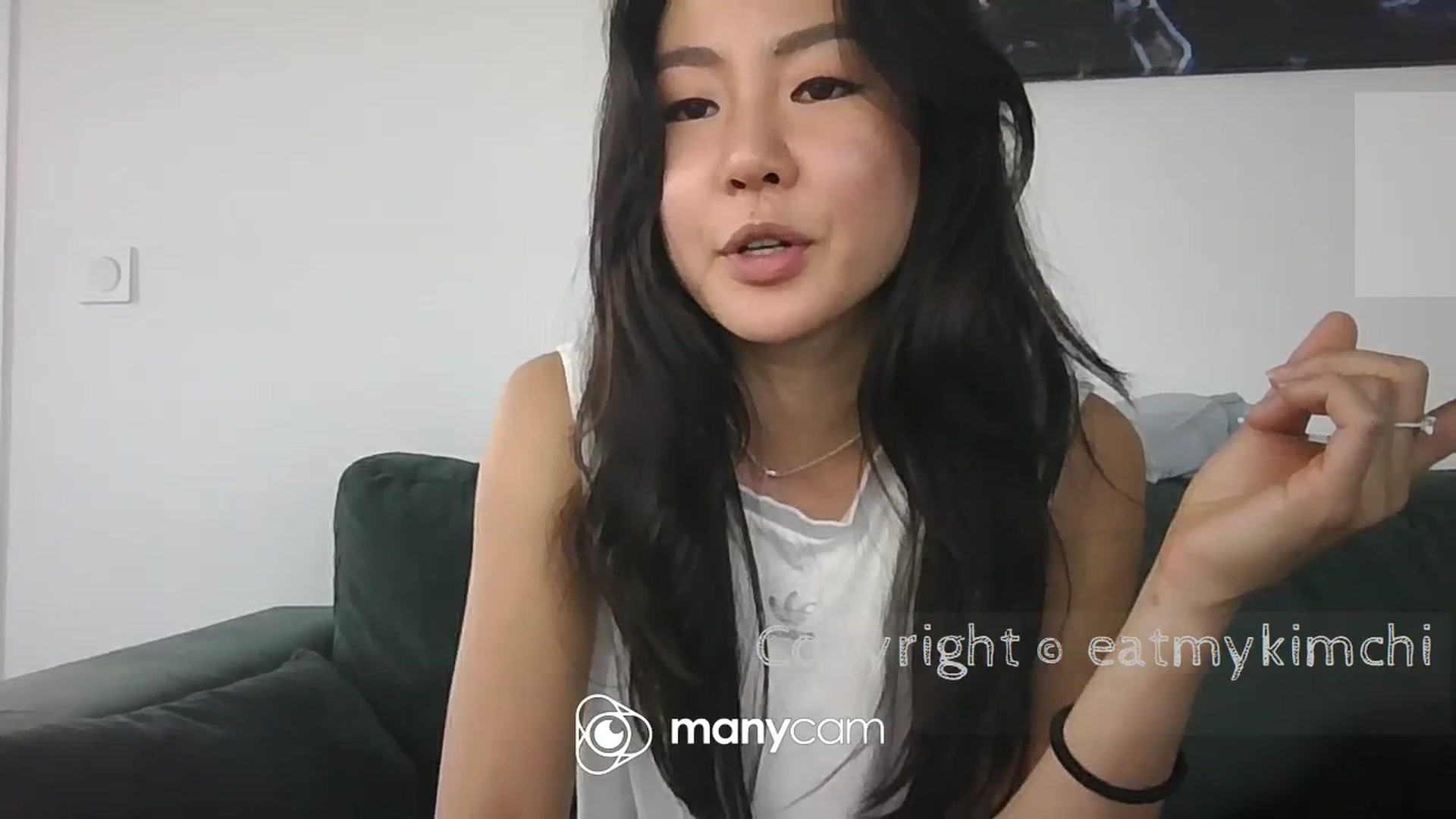 Gallery image thumbnail from EatMyKimchi's myfreecams stream on, 08/29/2023, 15:17 image 16 of 20