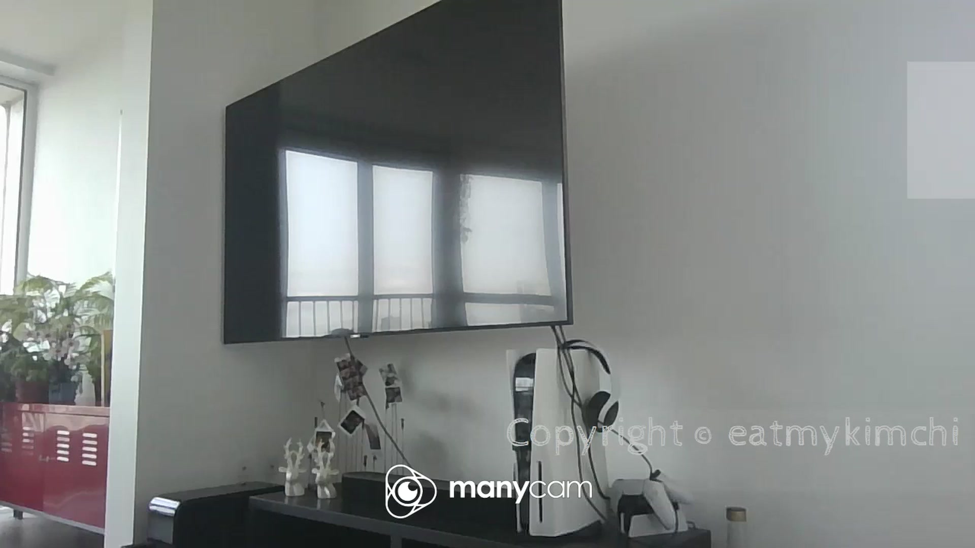 Gallery image thumbnail from EatMyKimchi's myfreecams stream on, 08/29/2023, 15:17 image 11 of 20