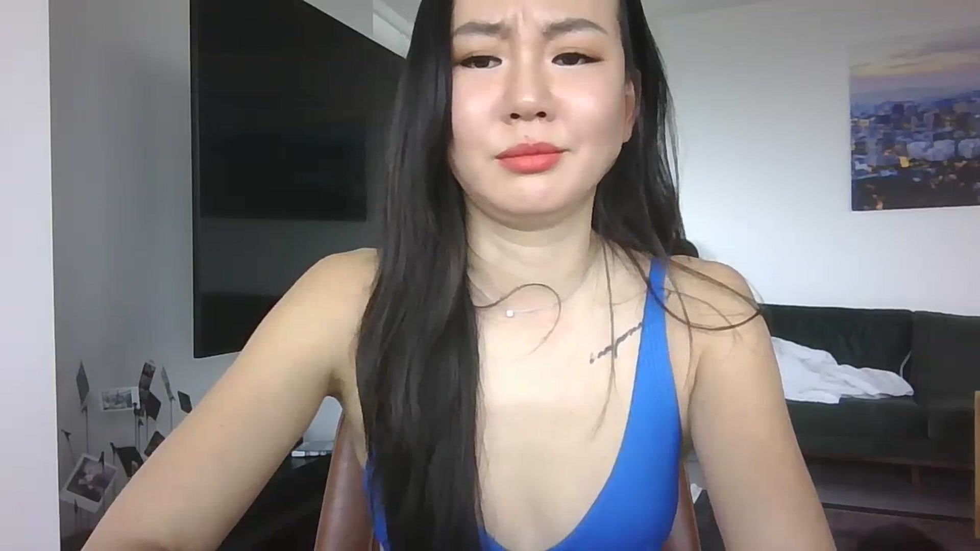 Gallery image thumbnail from EatMyKimchi's myfreecams stream on, 10/18/2023, 15:21 image 11 of 20