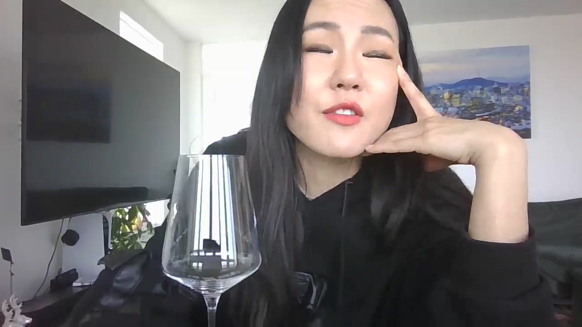 Gallery image thumbnail from EatMyKimchi's myfreecams stream on, 10/18/2023, 15:21 image 3 of 20