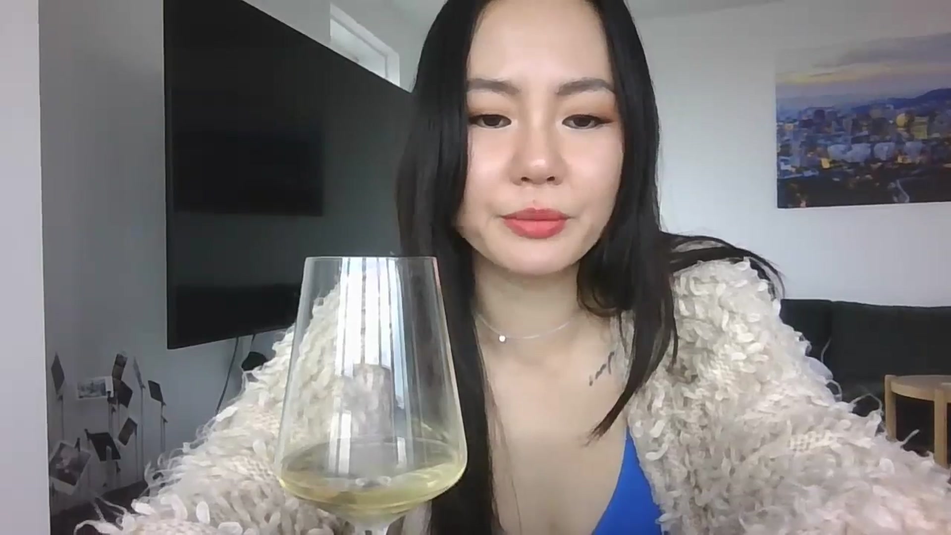Gallery image thumbnail from EatMyKimchi's myfreecams stream on, 10/18/2023, 15:21 image 16 of 20