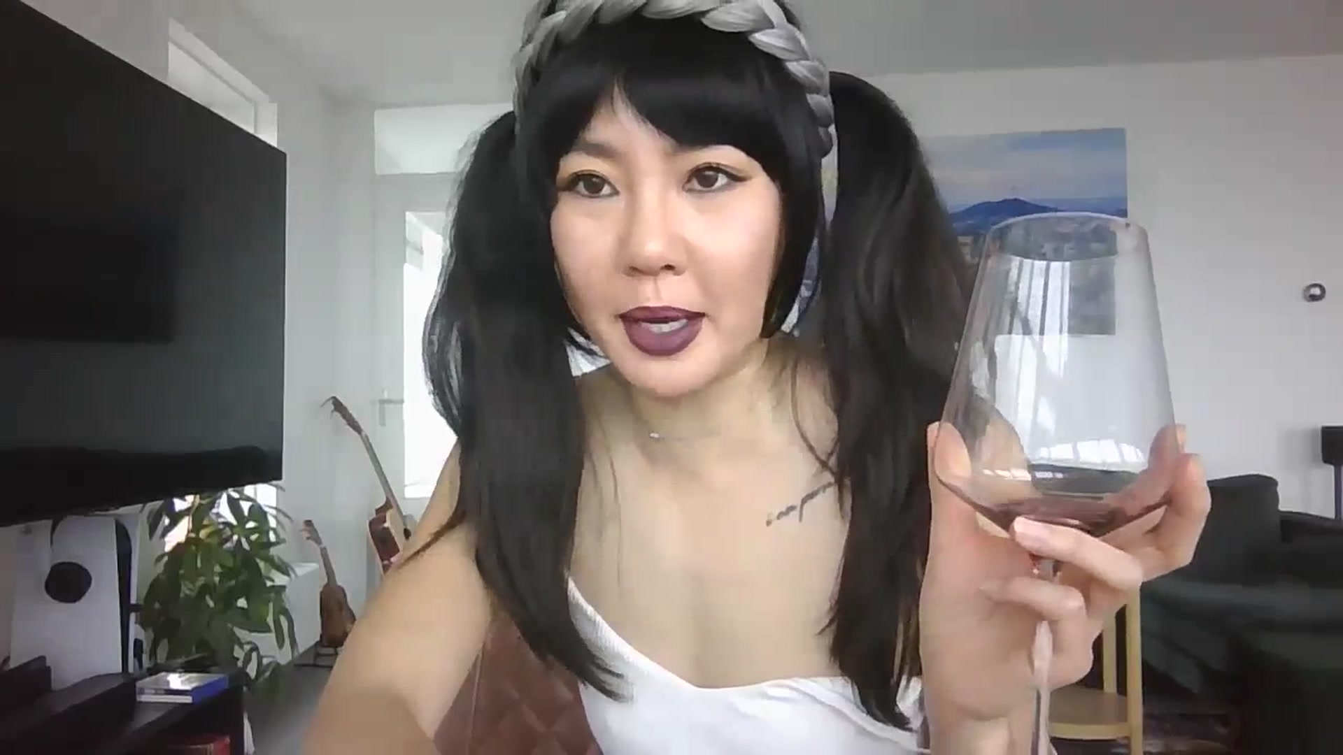 Gallery image thumbnail from EatMyKimchi's myfreecams stream on, 10/23/2023, 13:30 image 6 of 20