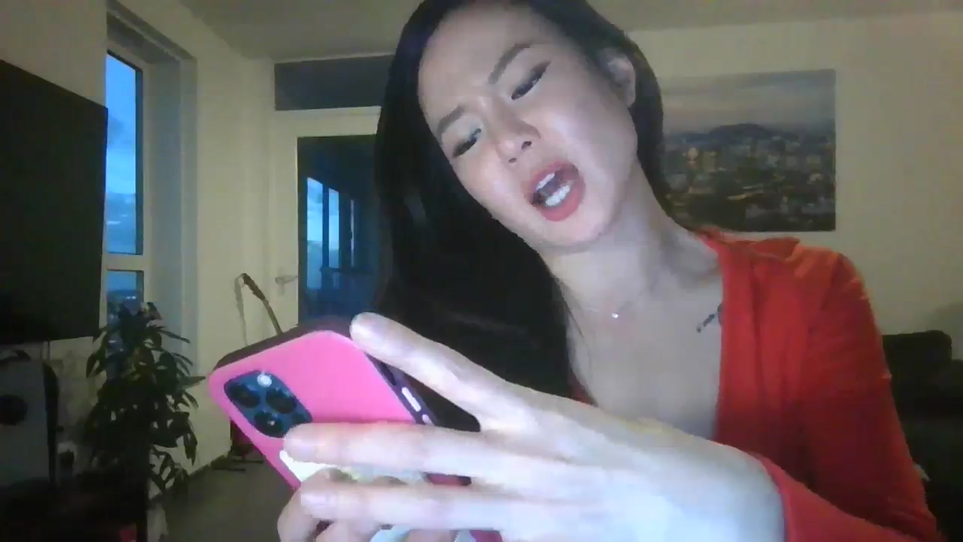 Gallery image thumbnail from EatMyKimchi's myfreecams stream on, 10/24/2023, 17:08 image 10 of 20