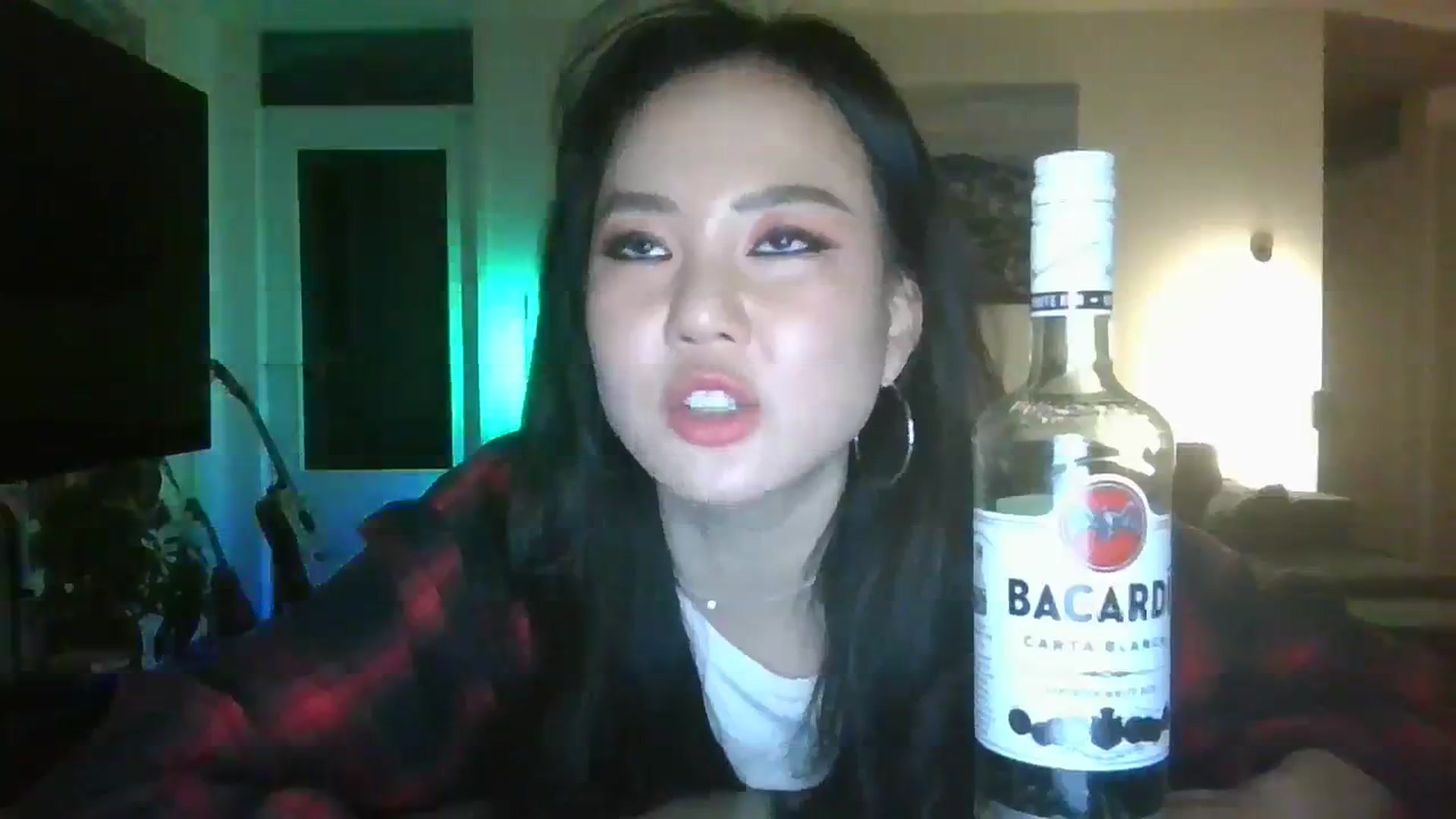 Gallery image thumbnail from EatMyKimchi's myfreecams stream on, 11/13/2023, 17:35 image 9 of 20