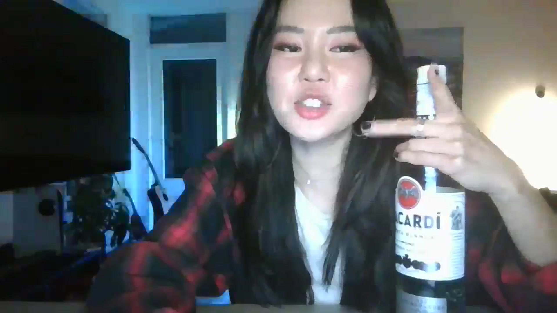 Gallery image thumbnail from EatMyKimchi's myfreecams stream on, 11/13/2023, 17:35 image 13 of 20