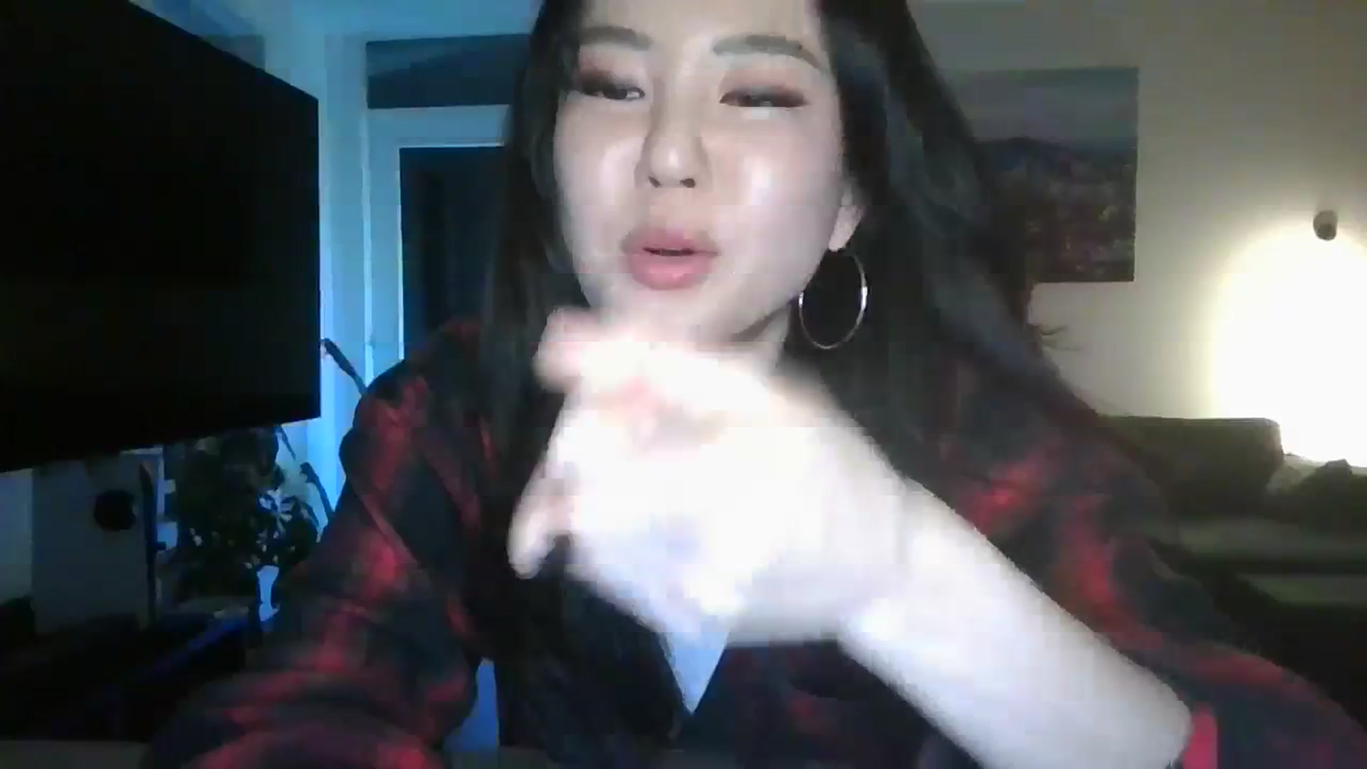 Gallery image thumbnail from EatMyKimchi's myfreecams stream on, 11/13/2023, 17:35 image 19 of 20