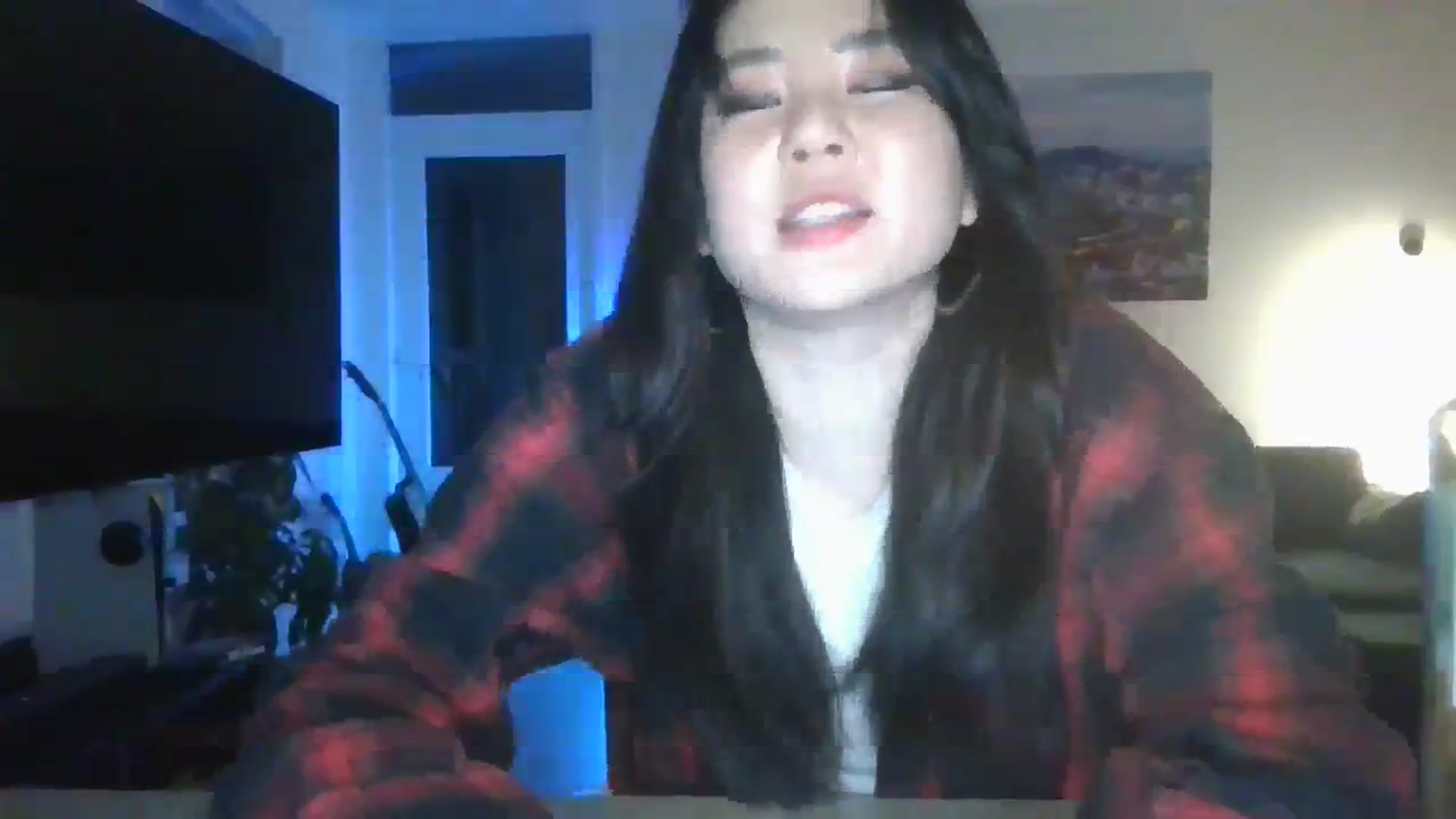 Gallery image thumbnail from EatMyKimchi's myfreecams stream on, 11/13/2023, 17:35 image 16 of 20